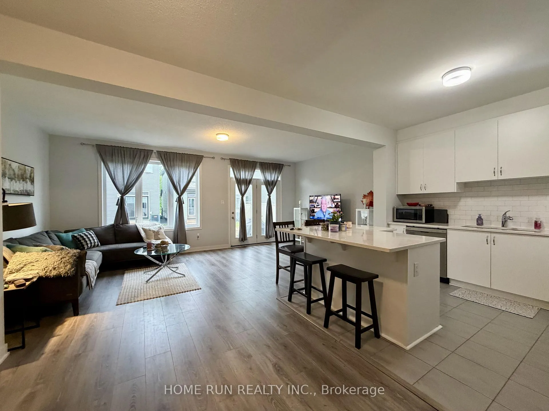 Photo 9 of 216 Billrian Cres, Ottawa, Stittsville (North) — HOMEH