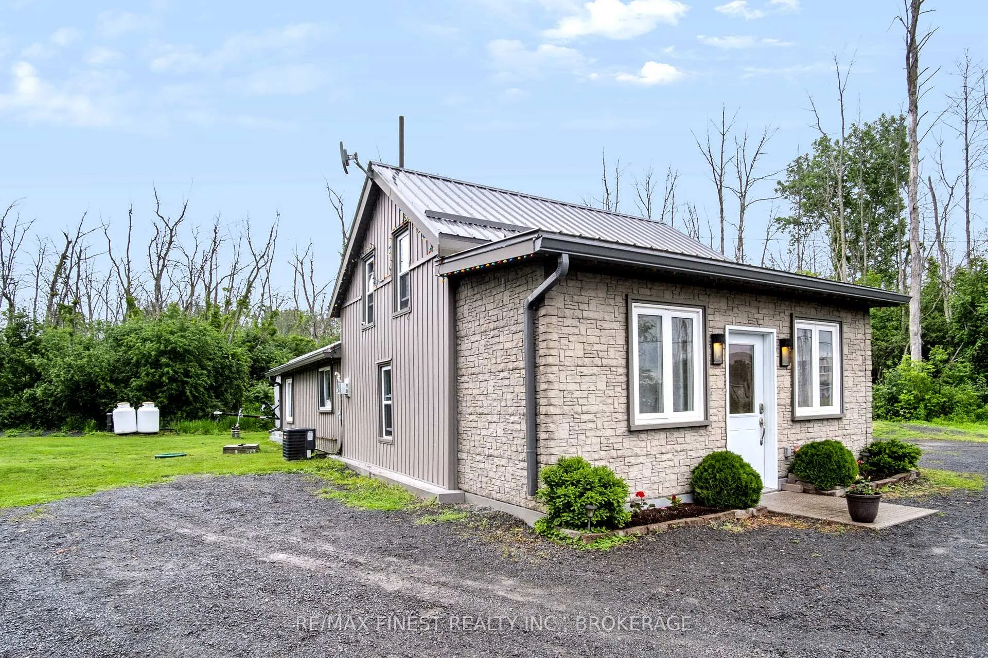 Front of 8297 County Road 2