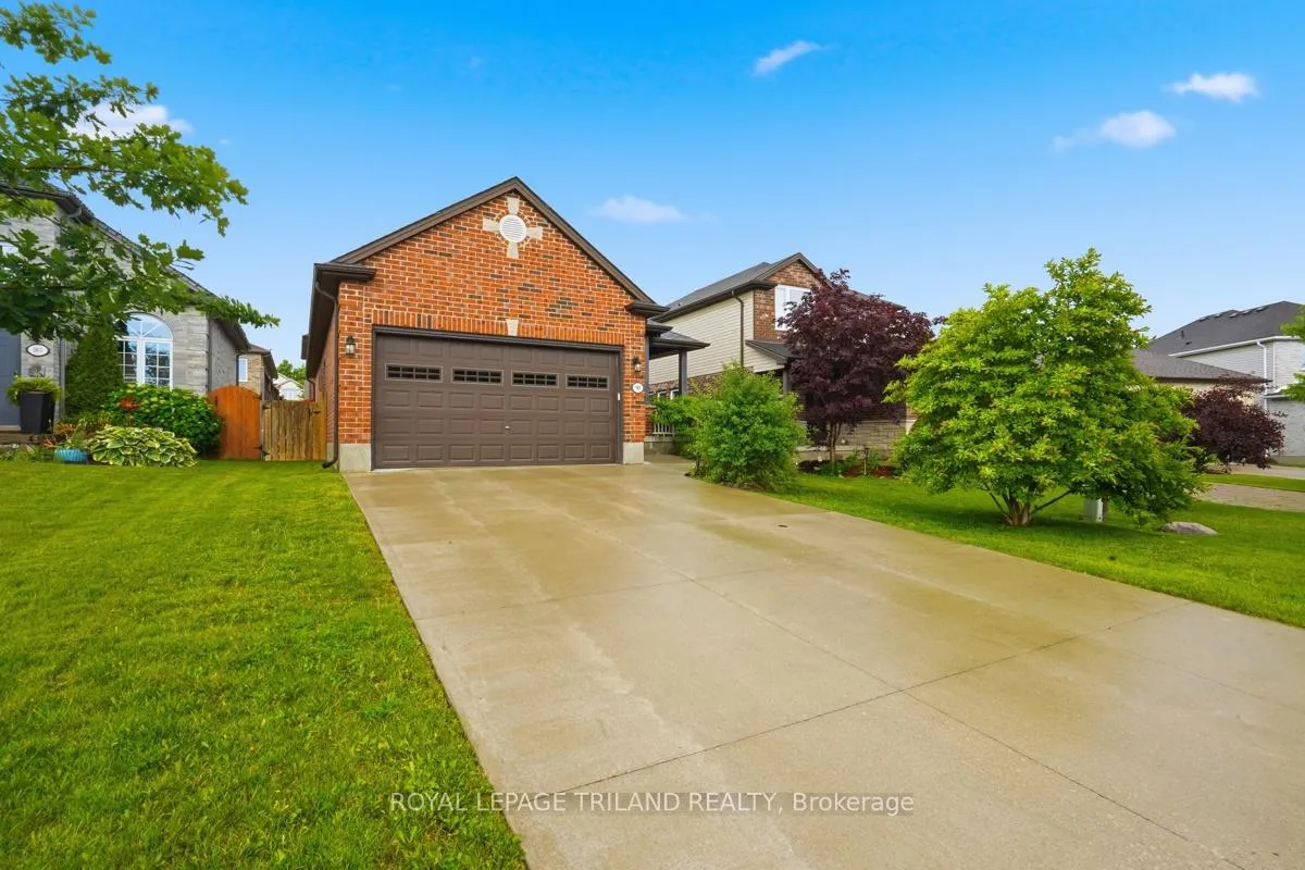 Photo 2 of 989 Roulston Crescent, London, North M — HOMEH