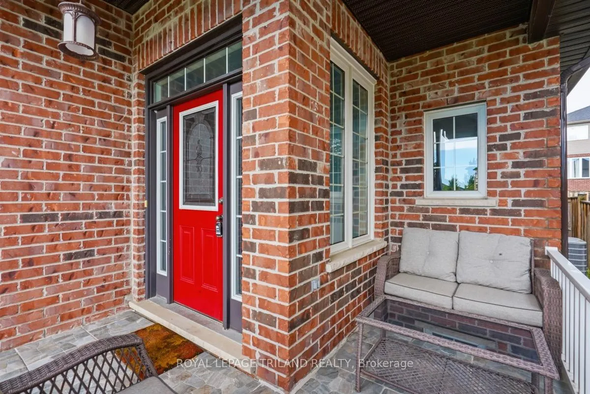 Photo 4 of 989 Roulston Crescent, London, North M — HOMEH