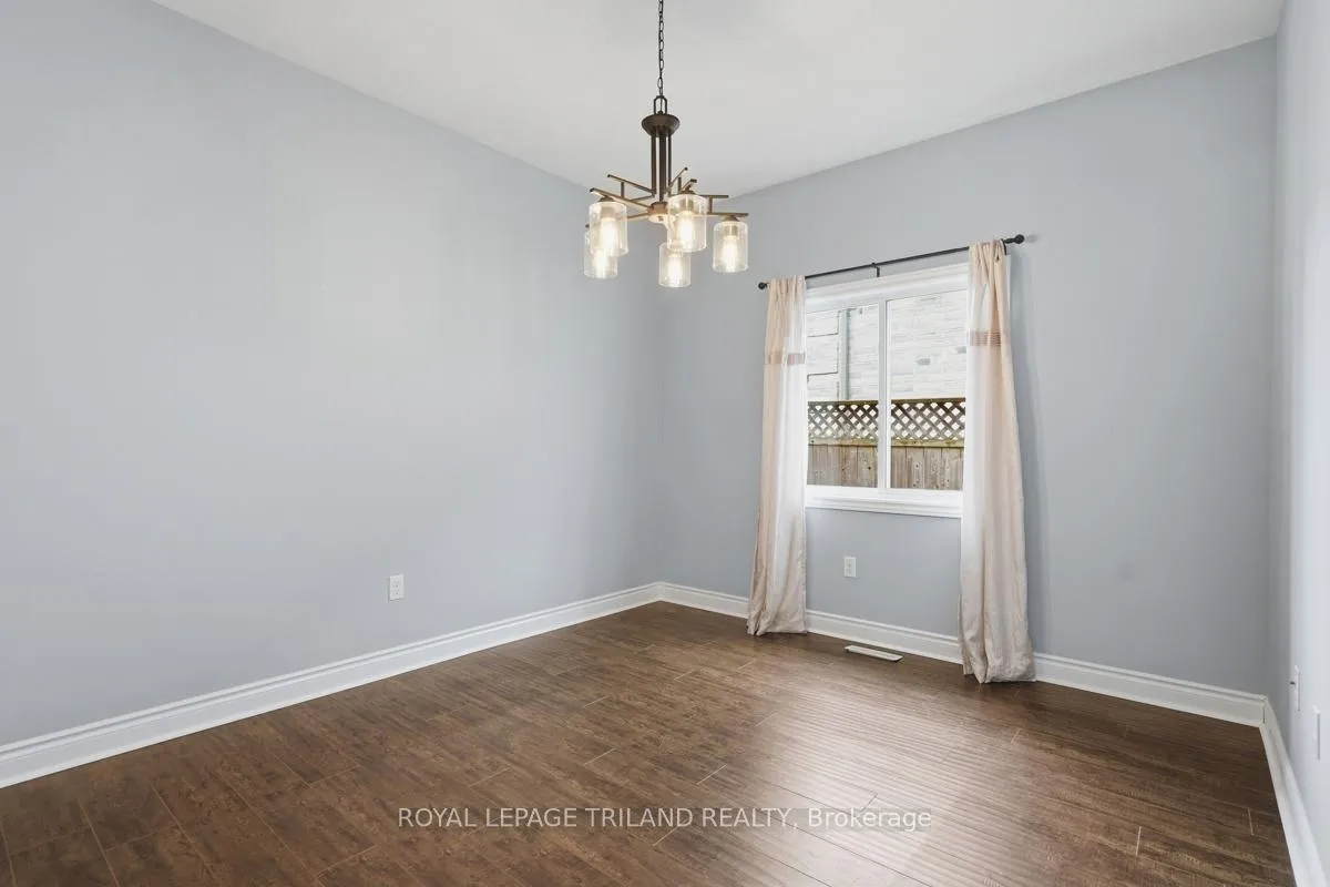 Photo 23 of 989 Roulston Crescent, London, North M — HOMEH