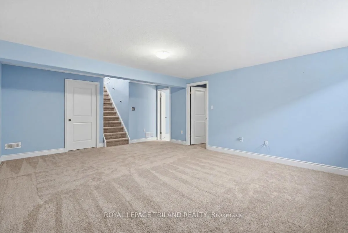 Photo 28 of 989 Roulston Crescent, London, North M — HOMEH