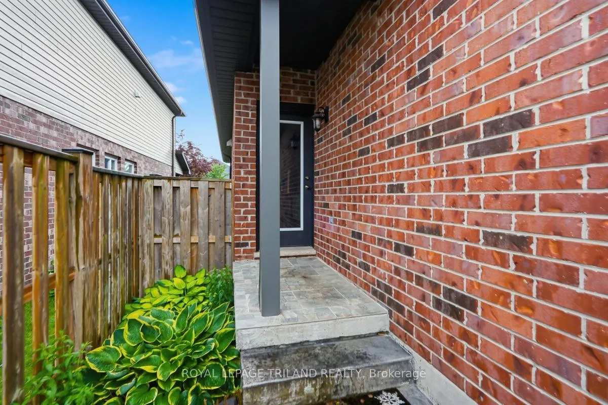 Photo 33 of 989 Roulston Crescent, London, North M — HOMEH