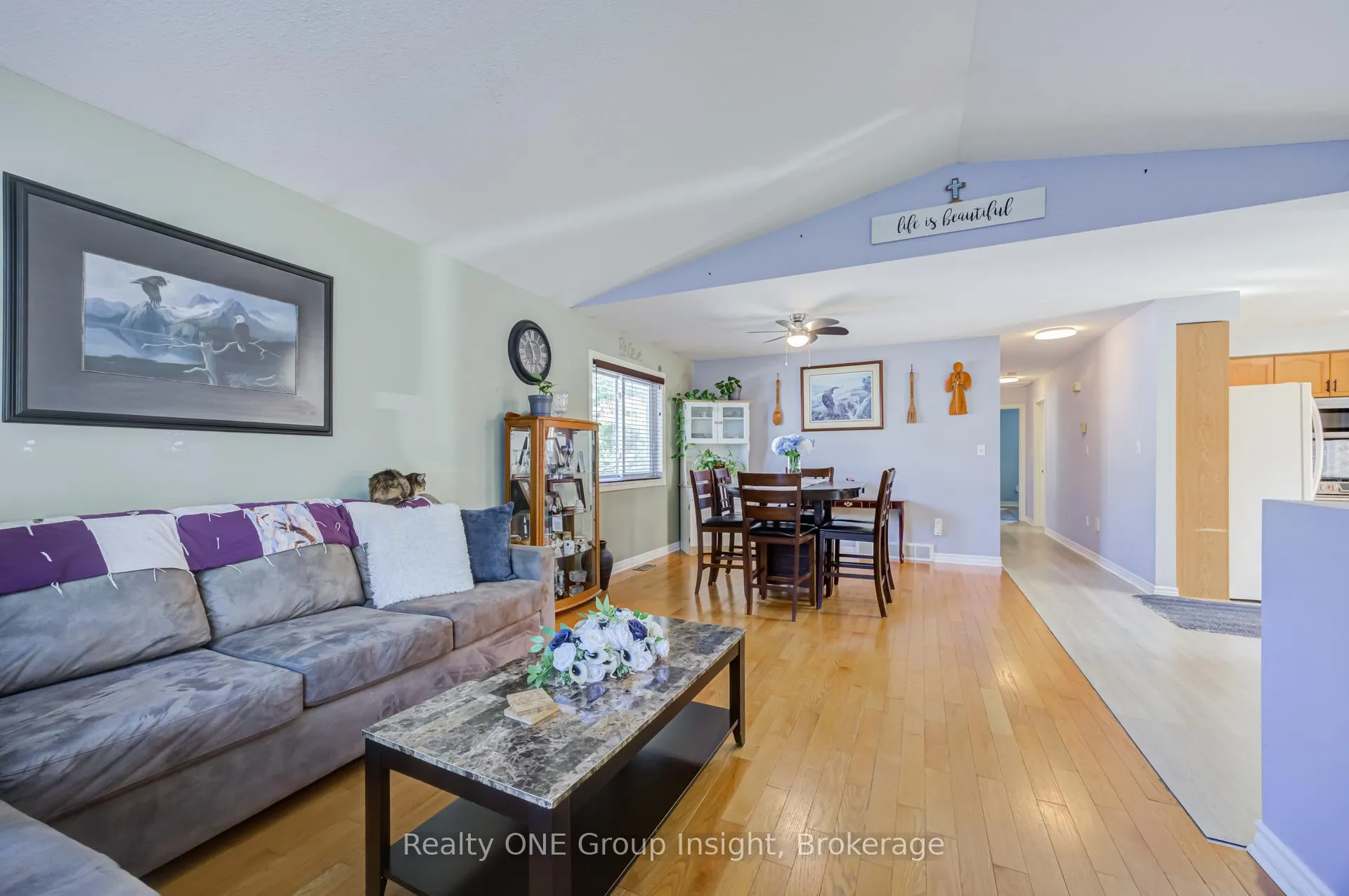 Photo 6 of 7880 Ascot Circle, Niagara Falls, Ascot — HOMEH