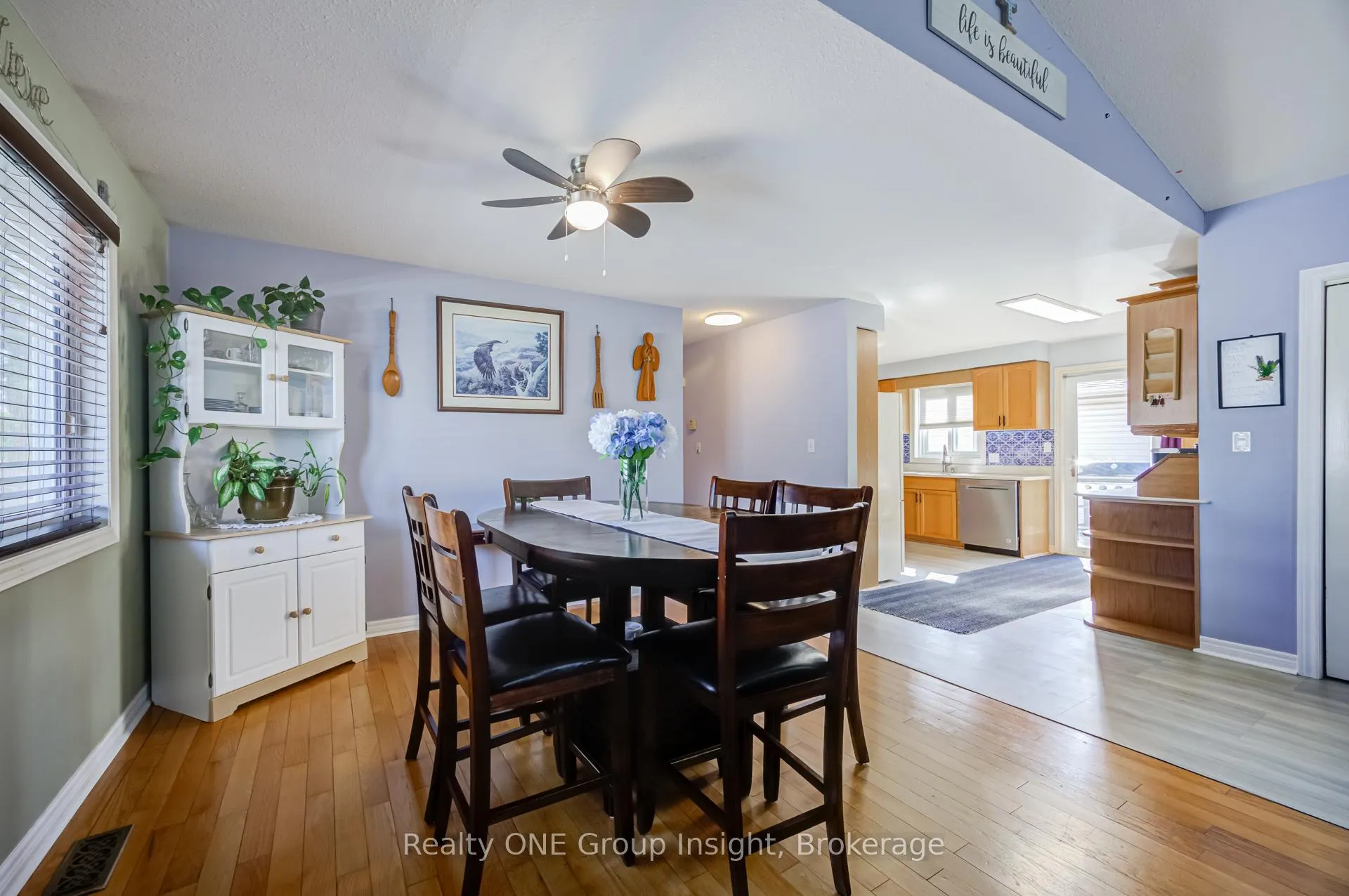 Photo 7 of 7880 Ascot Circle, Niagara Falls, Ascot — HOMEH
