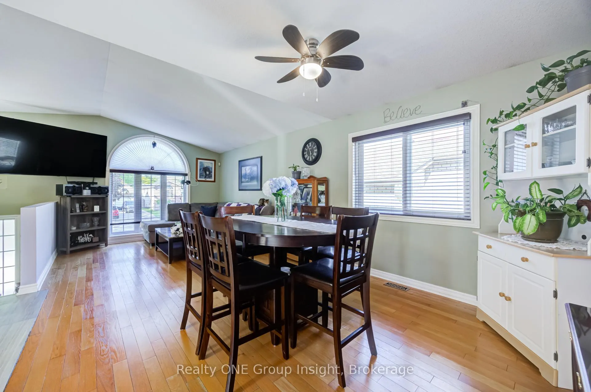 Photo 8 of 7880 Ascot Circle, Niagara Falls, Ascot — HOMEH