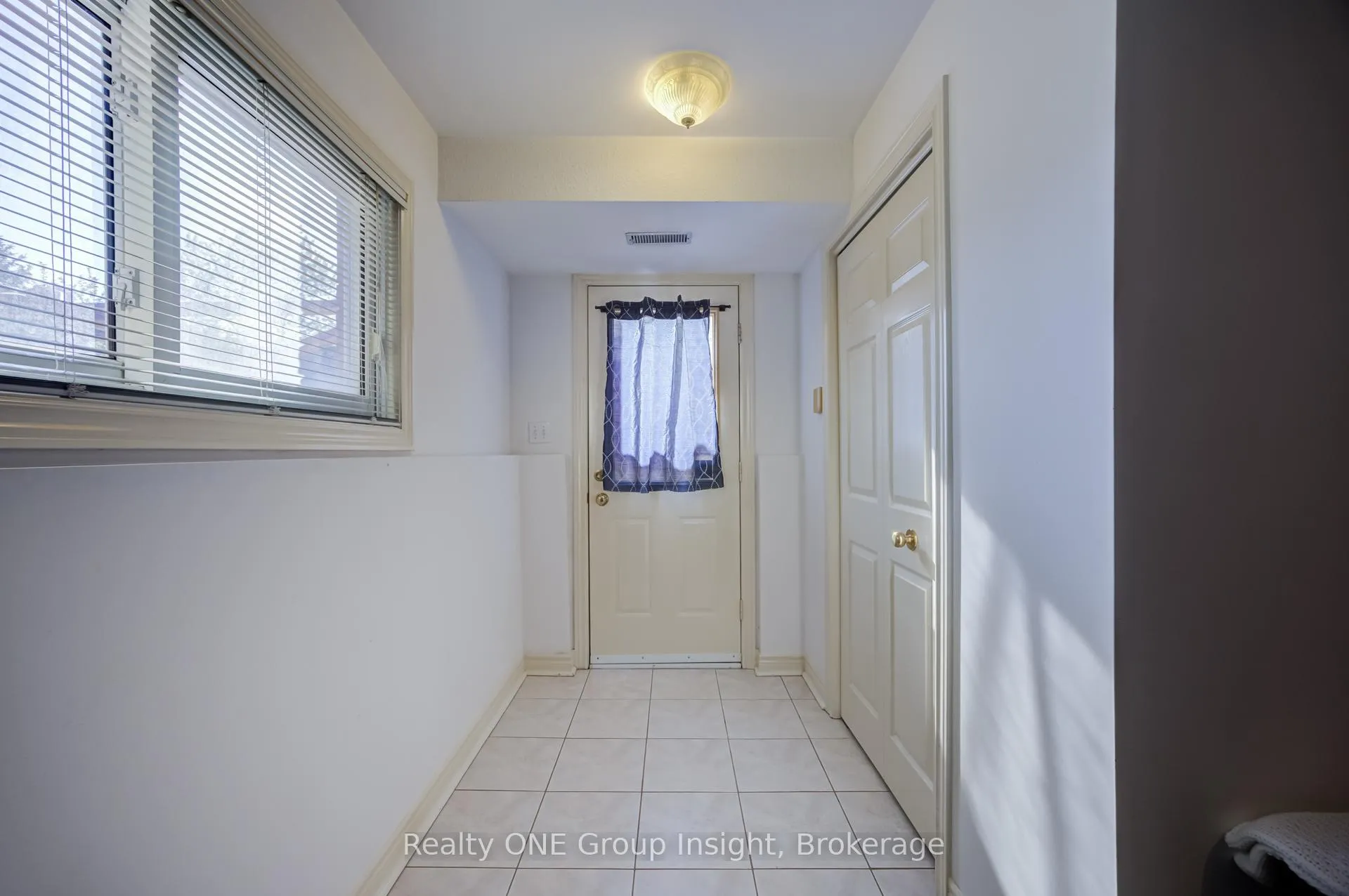 Photo 42 of 7880 Ascot Circle, Niagara Falls, Ascot — HOMEH