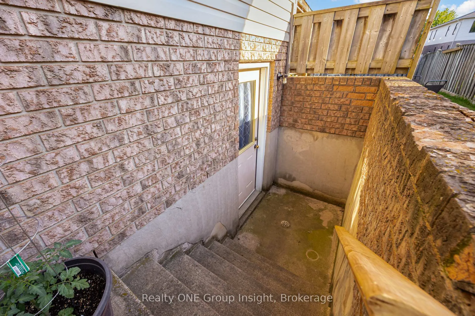 Photo 43 of 7880 Ascot Circle, Niagara Falls, Ascot — HOMEH