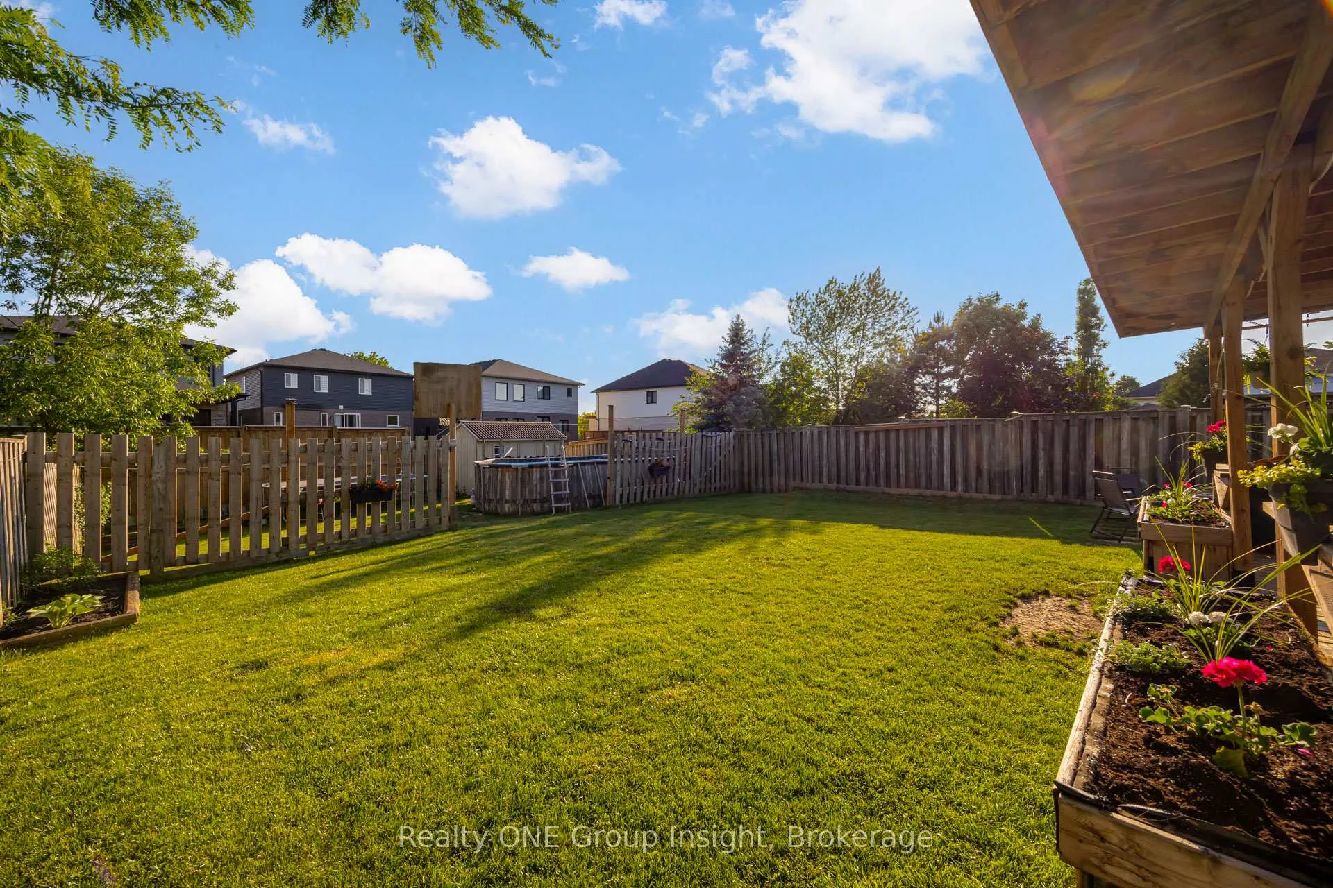 Photo 45 of 7880 Ascot Circle, Niagara Falls, Ascot — HOMEH