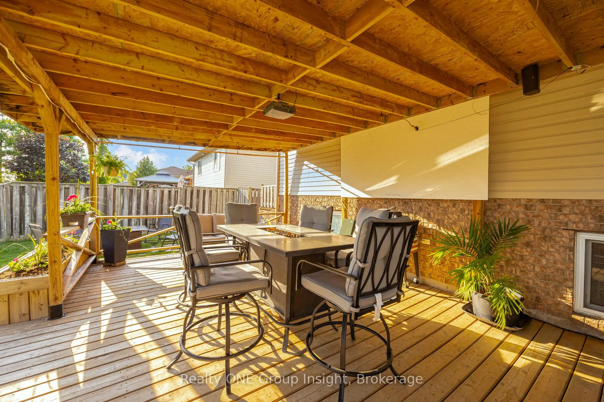 Photo 46 of 7880 Ascot Circle, Niagara Falls, Ascot — HOMEH