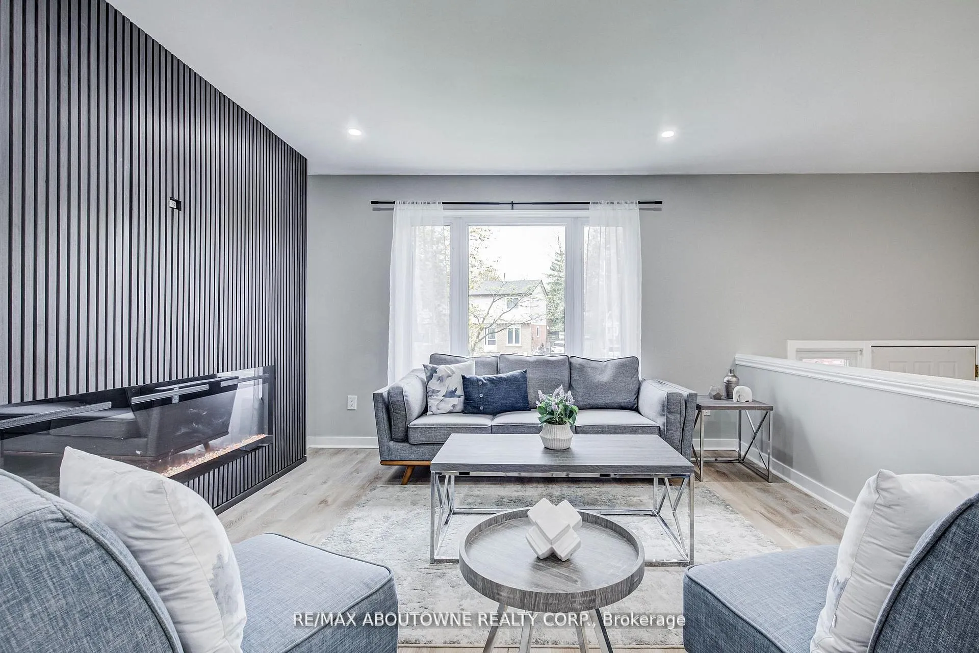 Photo 5 of 2367 Middlesmoor Crescent, Burlington, Brant Hills — HOMEH