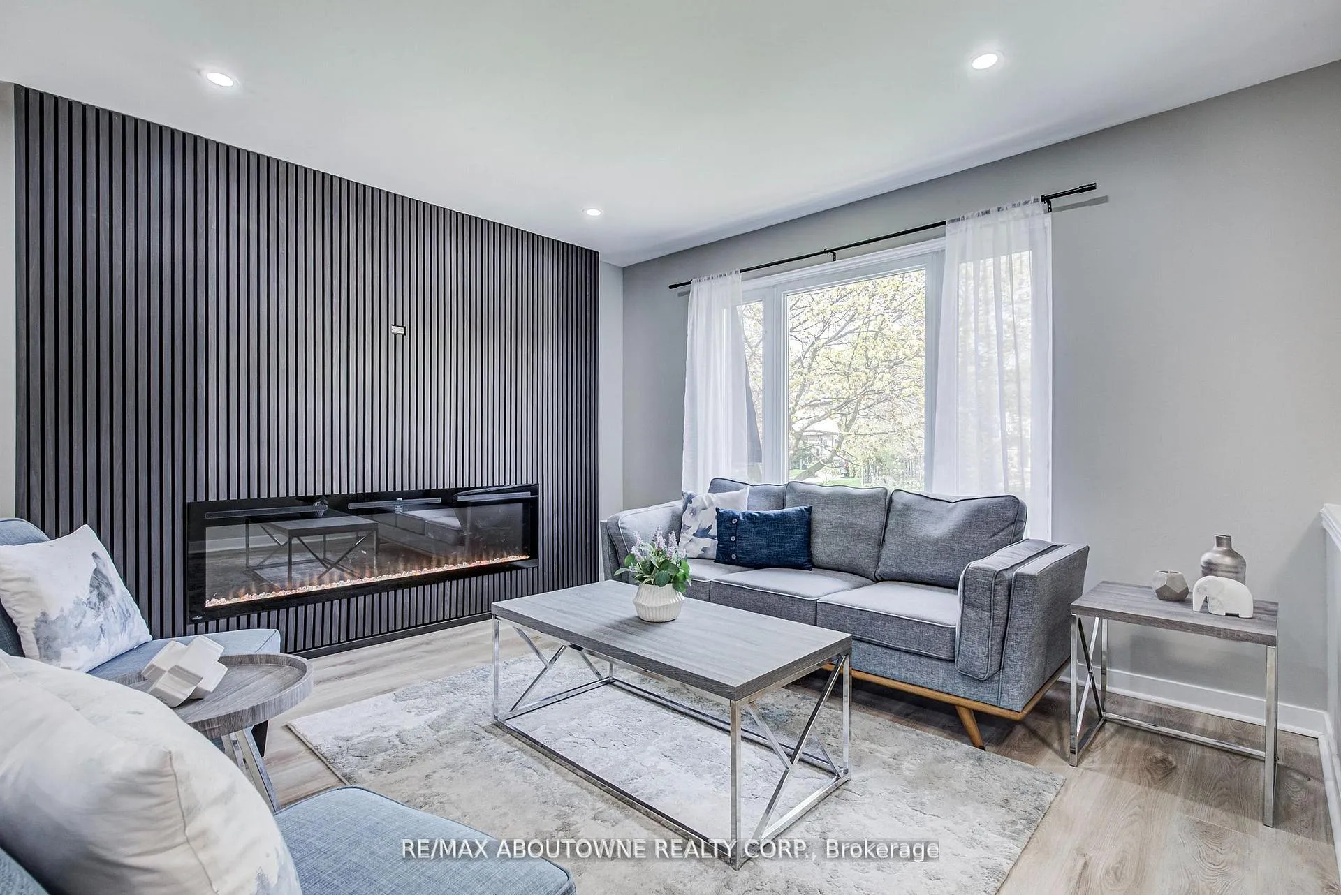 Photo 6 of 2367 Middlesmoor Crescent, Burlington, Brant Hills — HOMEH