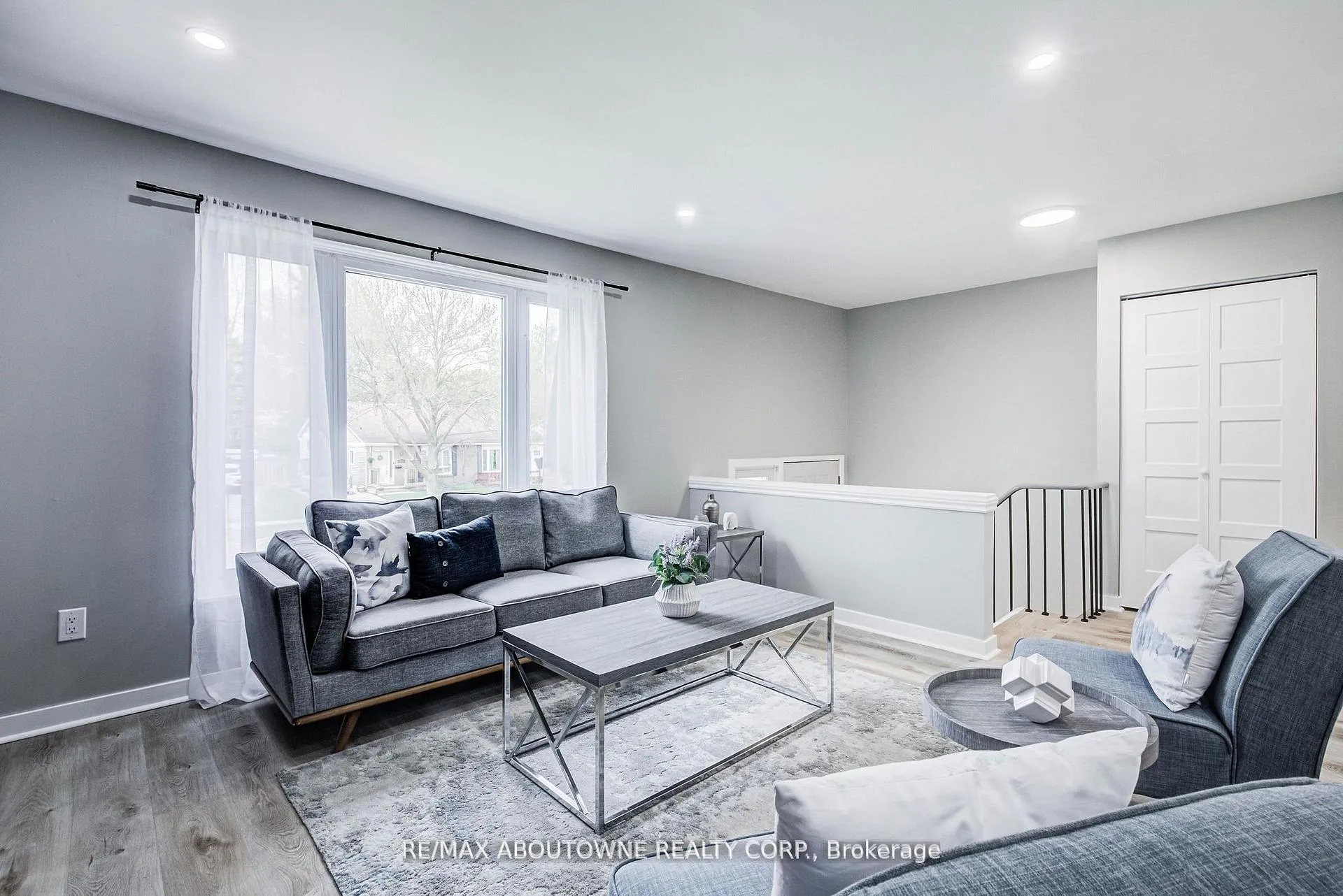 Photo 7 of 2367 Middlesmoor Crescent, Burlington, Brant Hills — HOMEH