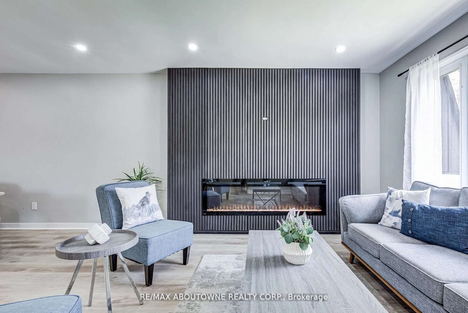 Photo 8 of 2367 Middlesmoor Crescent, Burlington, Brant Hills — HOMEH