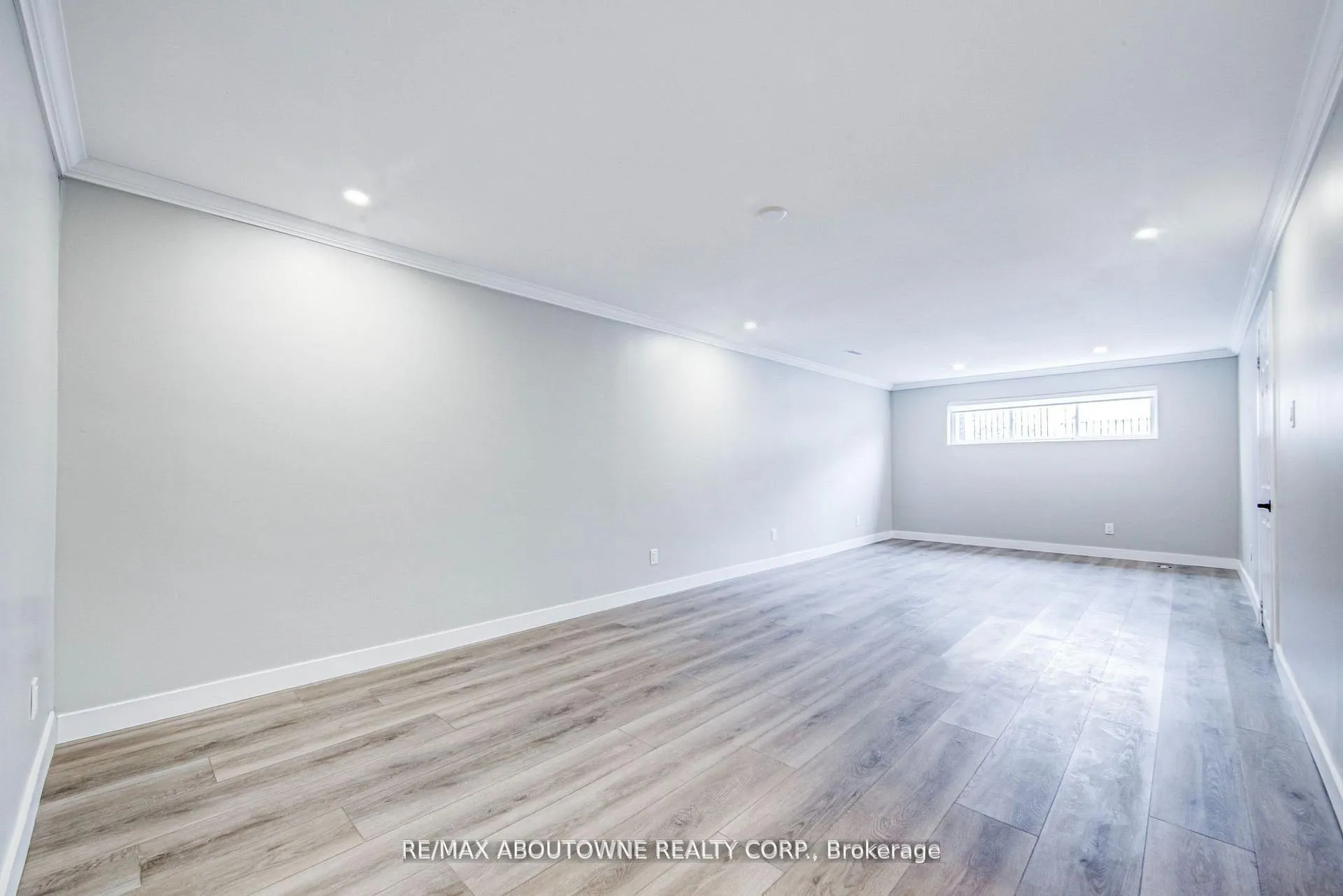 Photo 18 of 2367 Middlesmoor Crescent, Burlington, Brant Hills — HOMEH
