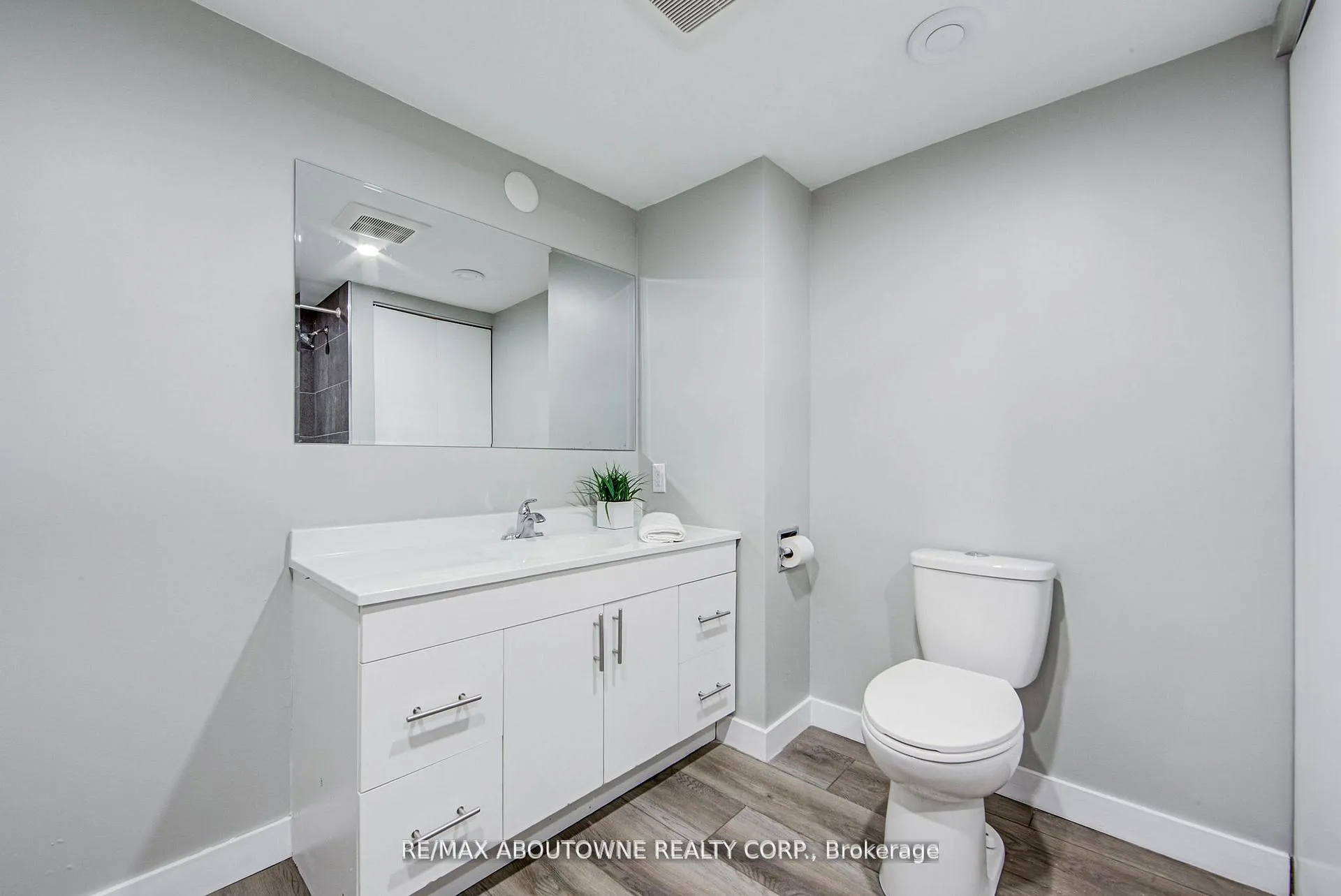 Photo 26 of 2367 Middlesmoor Crescent, Burlington, Brant Hills — HOMEH