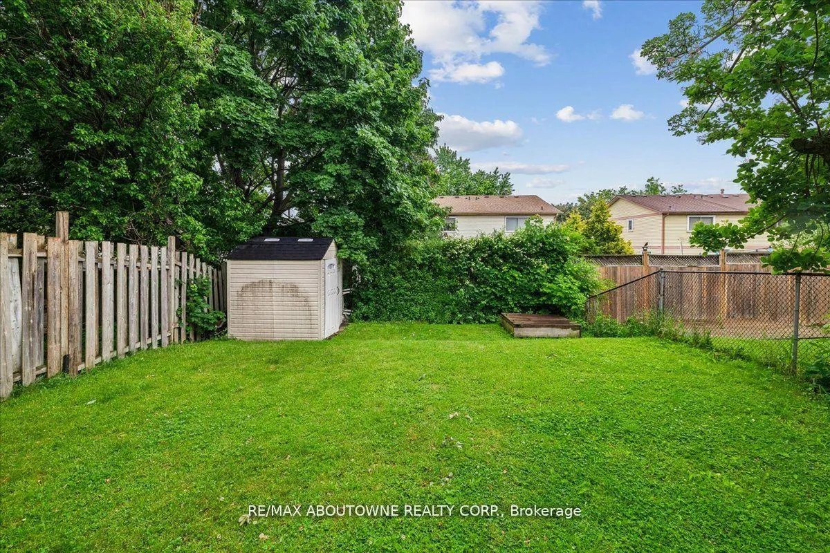 Photo 30 of 2367 Middlesmoor Crescent, Burlington, Brant Hills — HOMEH