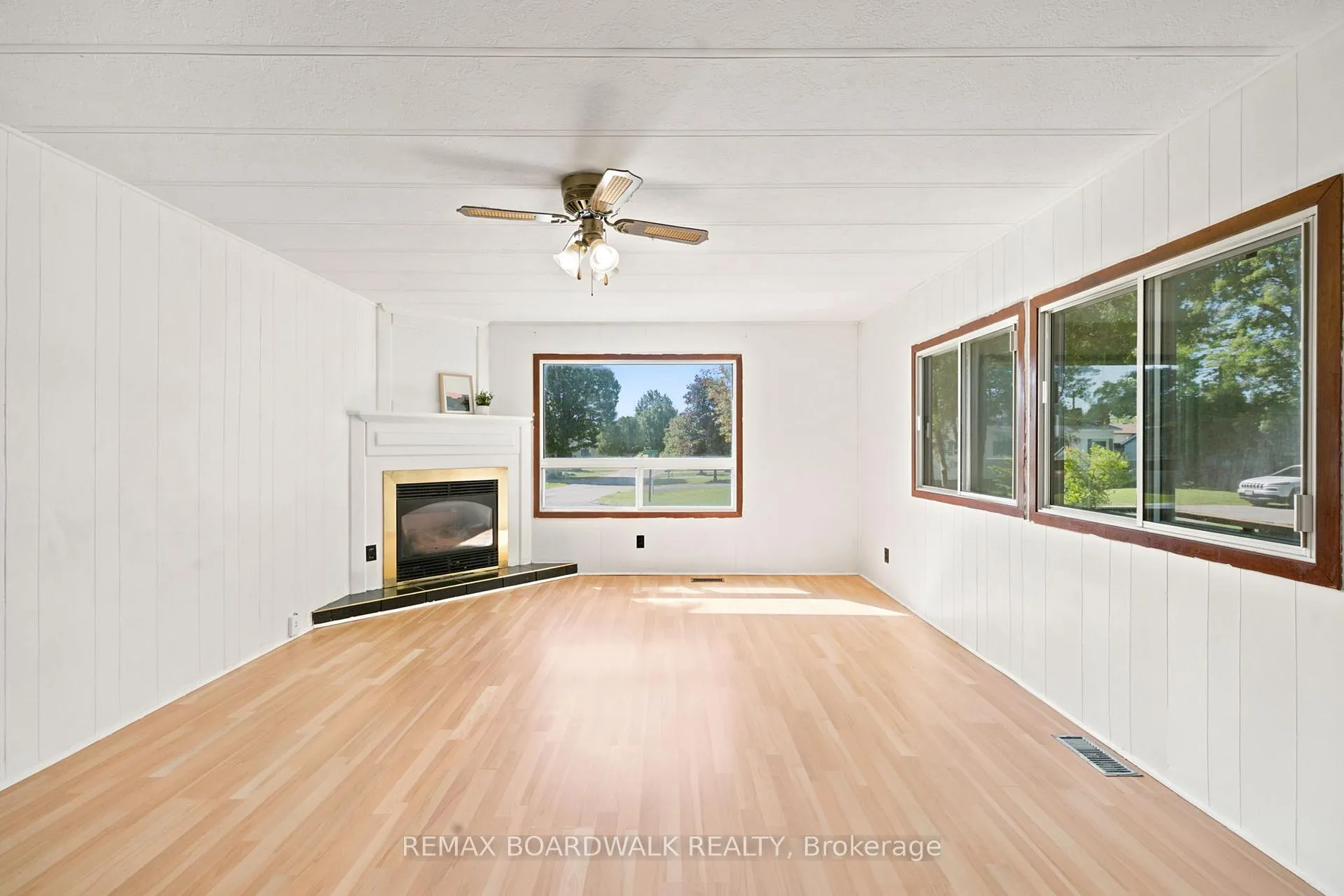 Photo 4 of 516 Maplegrove Road, Carleton Place, Carleton Place — HOMEH