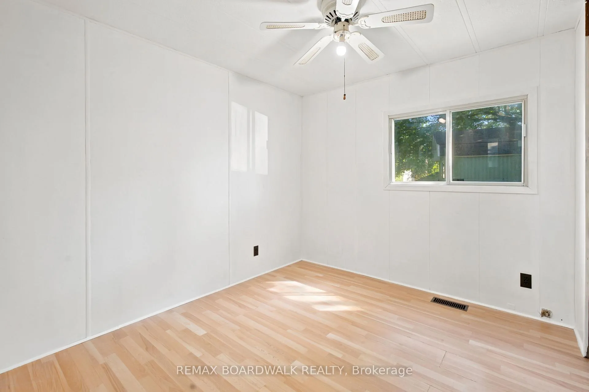 Photo 14 of 516 Maplegrove Road, Carleton Place, Carleton Place — HOMEH