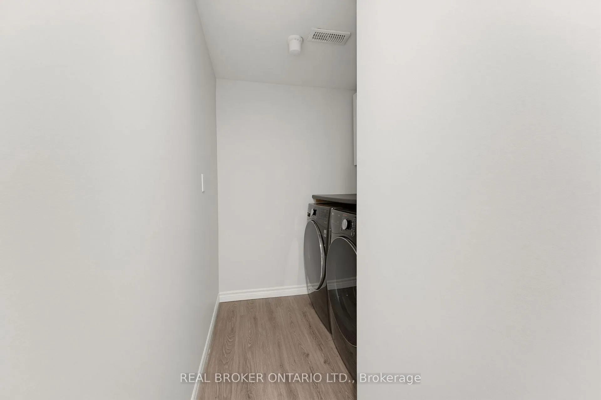 Photo 13 of 93 Patterson Street, Norfolk, Simcoe — HOMEH