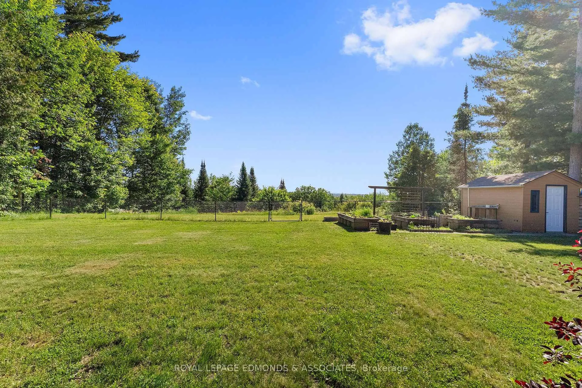 Photo 42 of 37 Selley Street, Petawawa, Petawawa — HOMEH