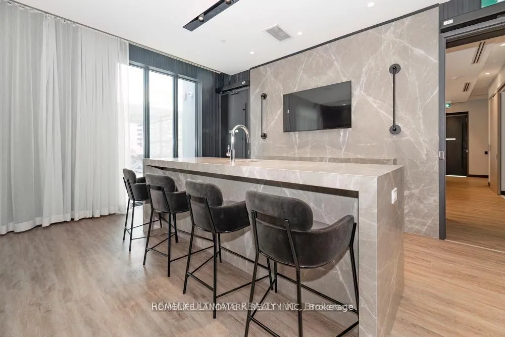 Photo 5 of Unit 3203, 20 Soudan Avenue, Toronto, Mount Pleasant West — HOMEH