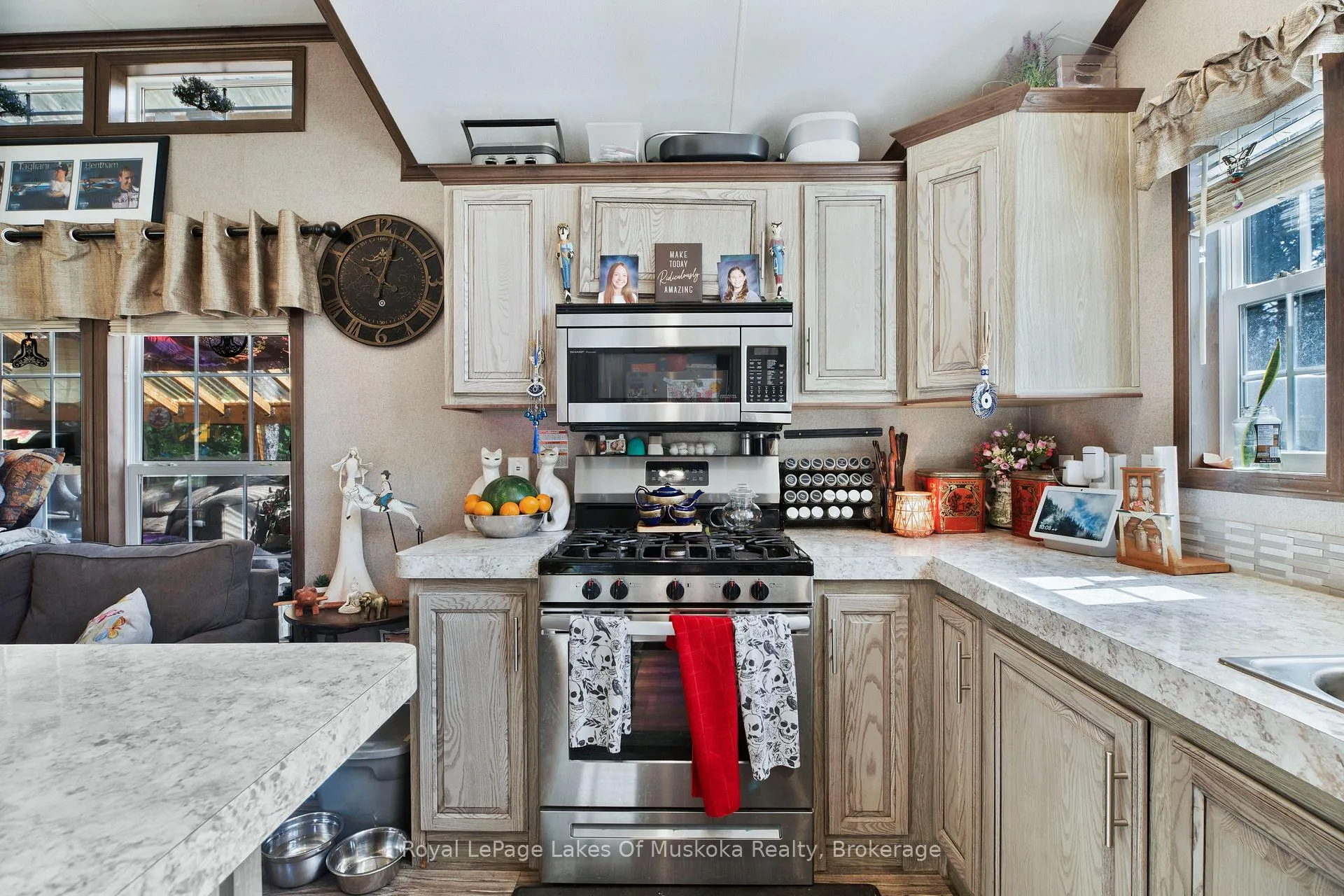 Photo 10 of Unit 5, 98 North Shore Road, Kearney, Proudfoot — HOMEH