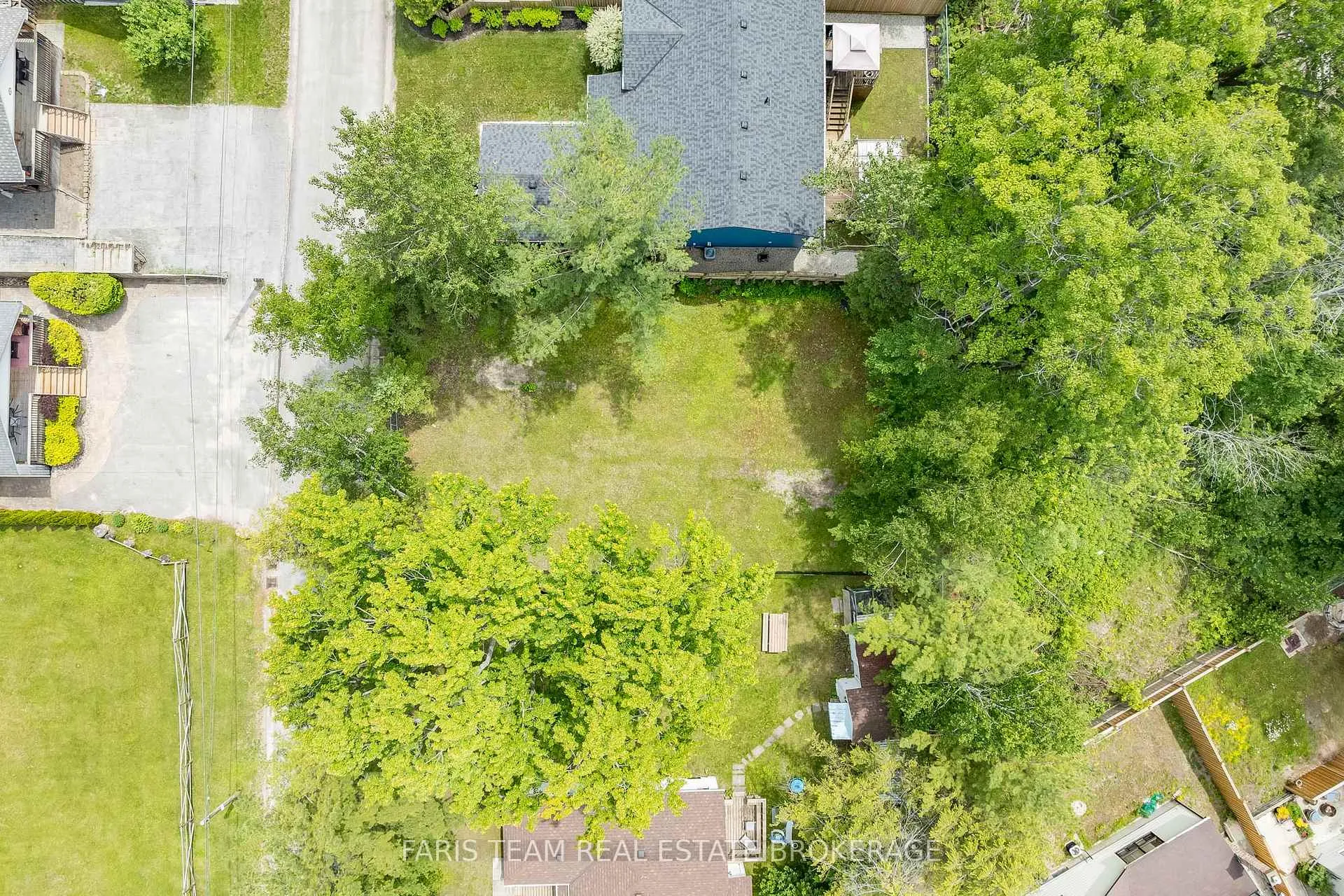 Photo 8 of 40 Nancy Street, Wasaga Beach — HOMEH