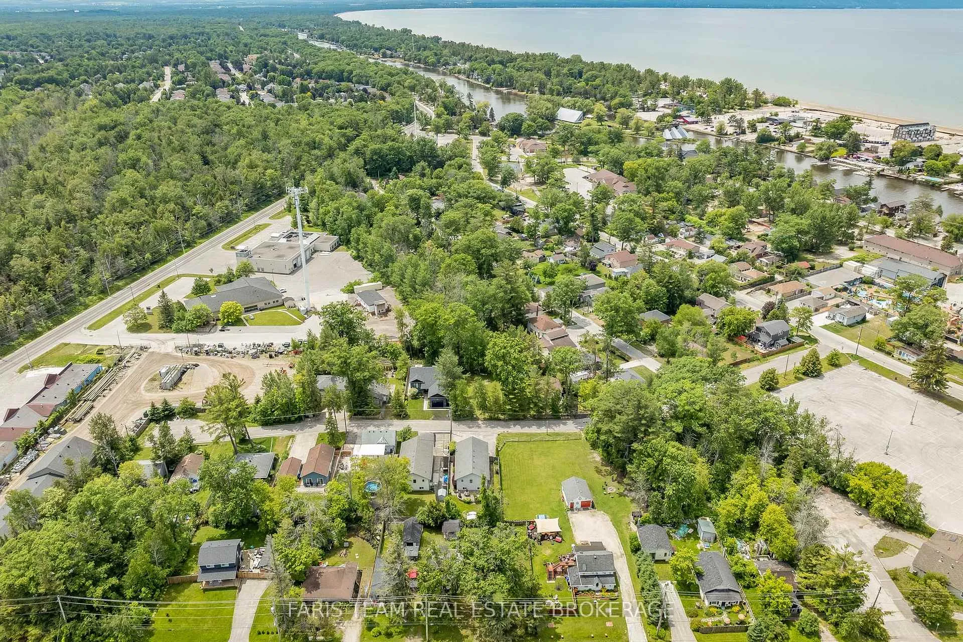 Photo 10 of 40 Nancy Street, Wasaga Beach — HOMEH