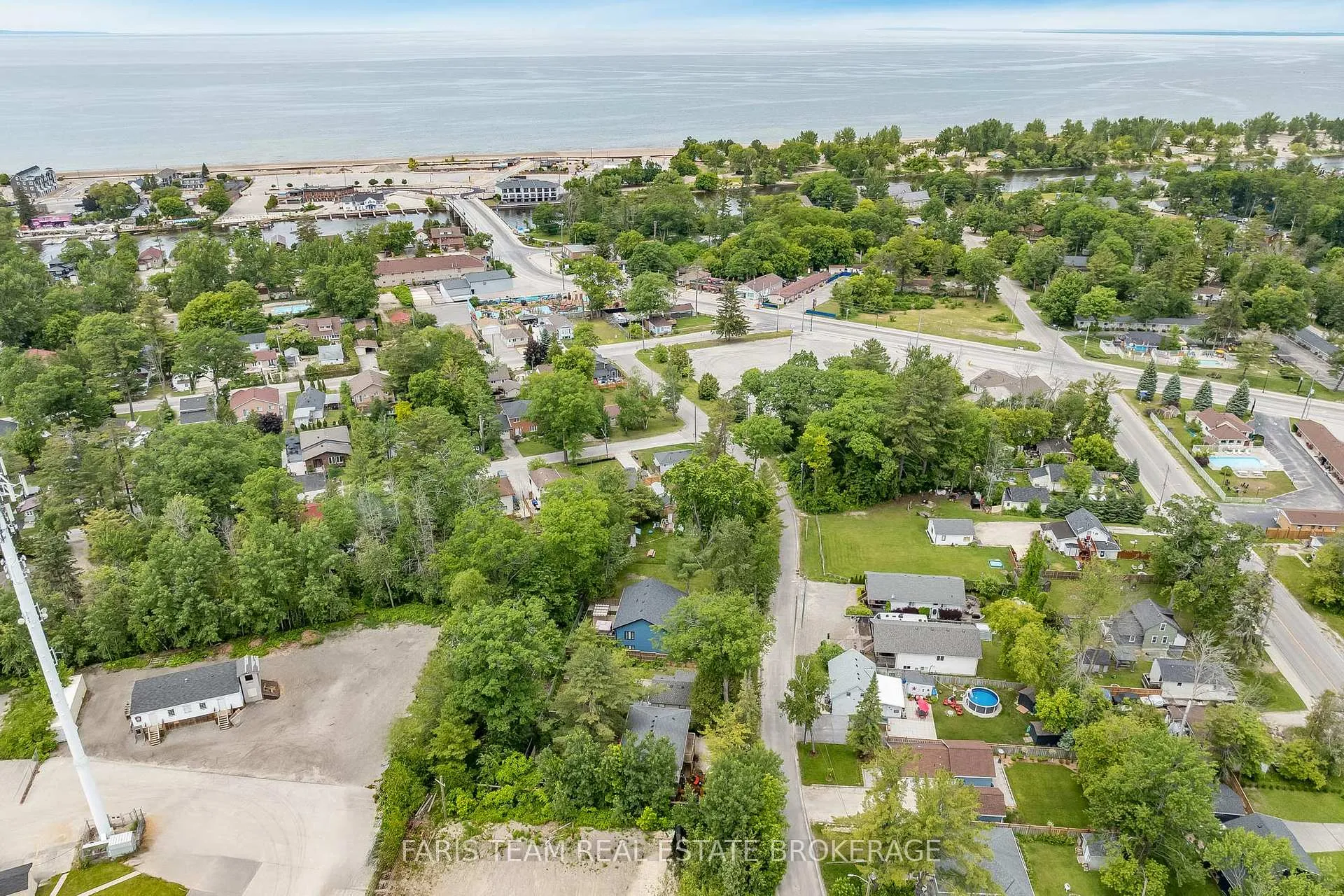 Photo 11 of 40 Nancy Street, Wasaga Beach — HOMEH