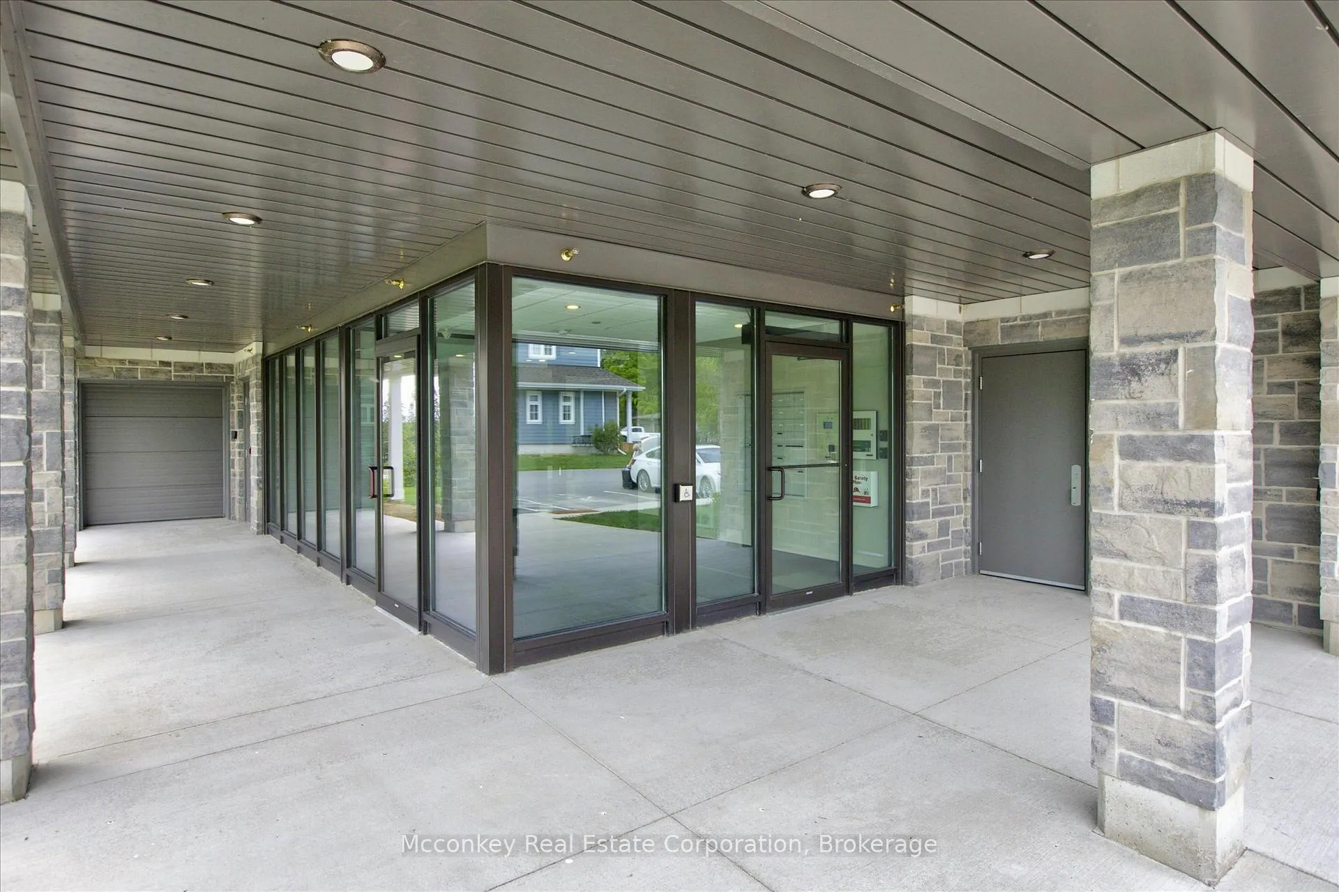 Photo 4 of Unit 2, 19 Hampton Lane, Selwyn — HOMEH