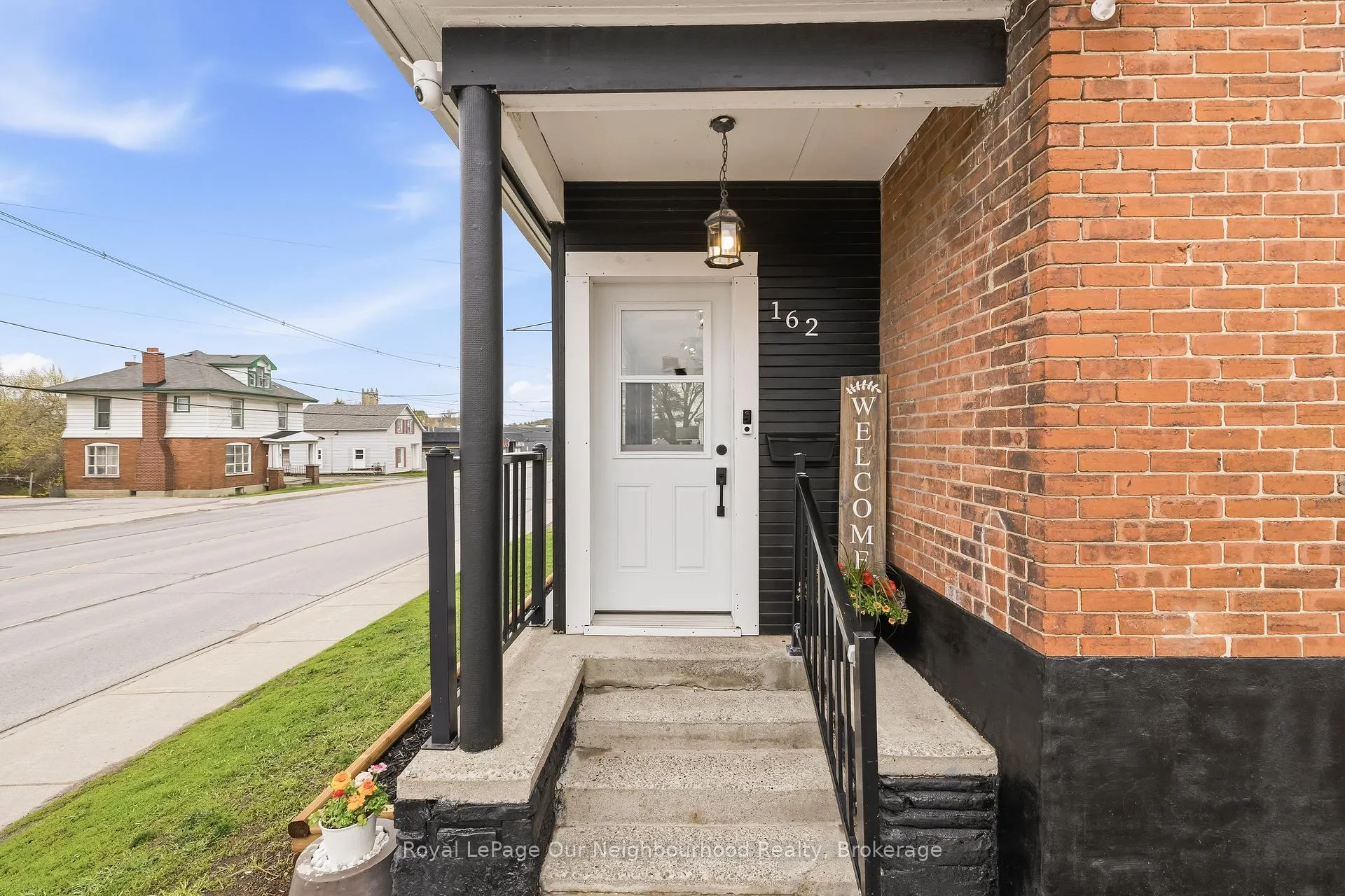 Photo 3 of 162 Dundas Street E, Quinte West, Trenton Ward — HOMEH