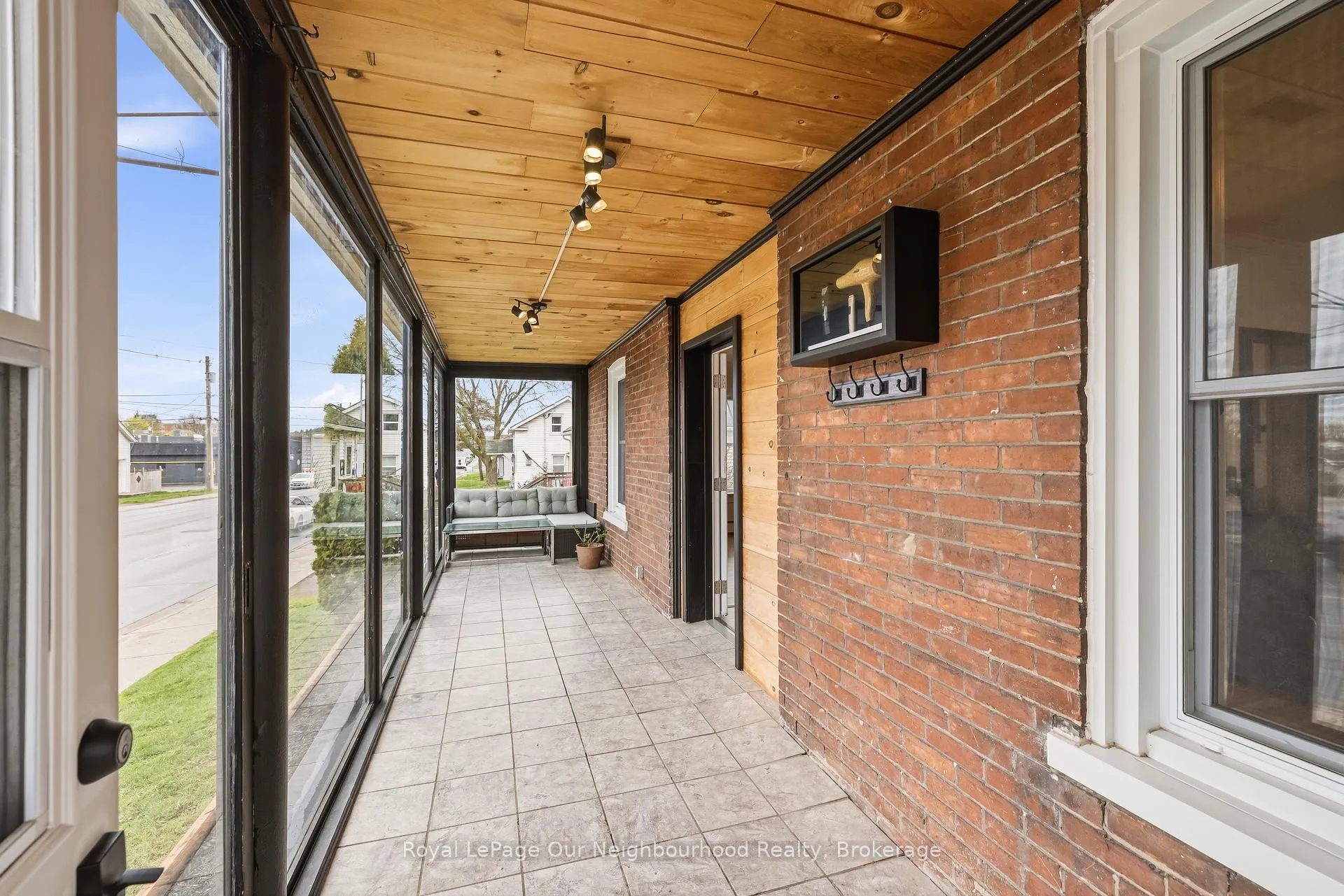 Photo 4 of 162 Dundas Street E, Quinte West, Trenton Ward — HOMEH