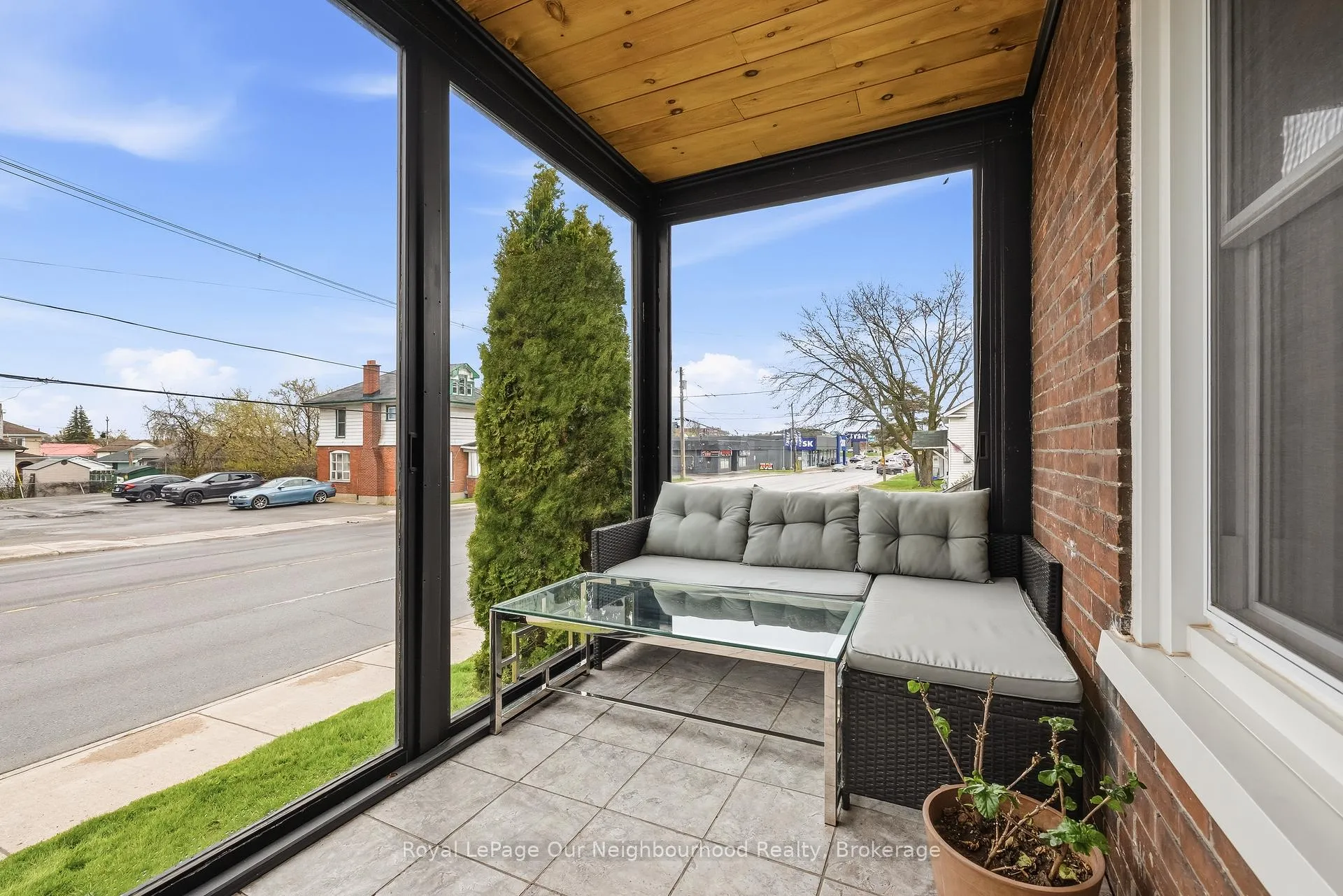Photo 5 of 162 Dundas Street E, Quinte West, Trenton Ward — HOMEH