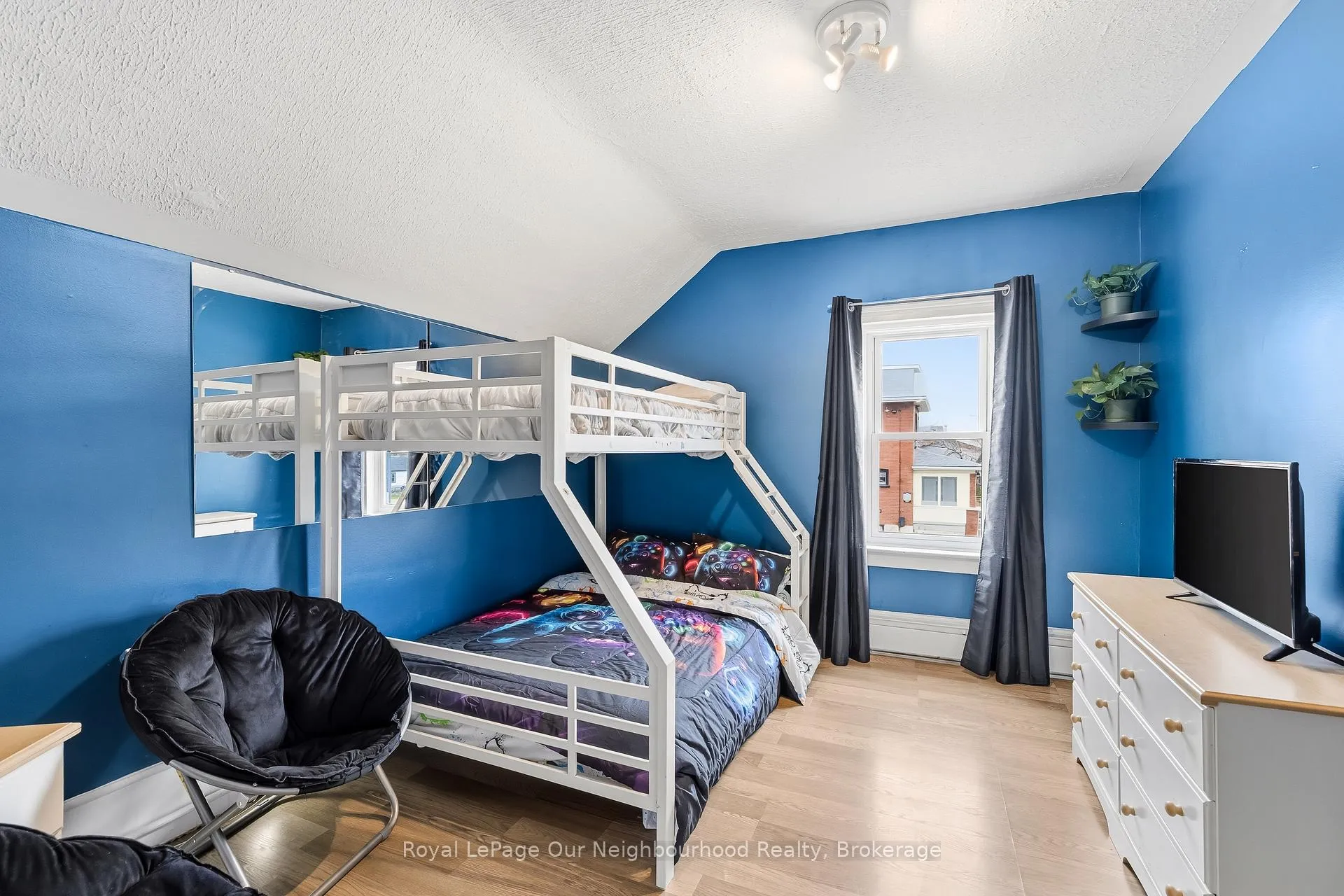 Photo 32 of 162 Dundas Street E, Quinte West, Trenton Ward — HOMEH