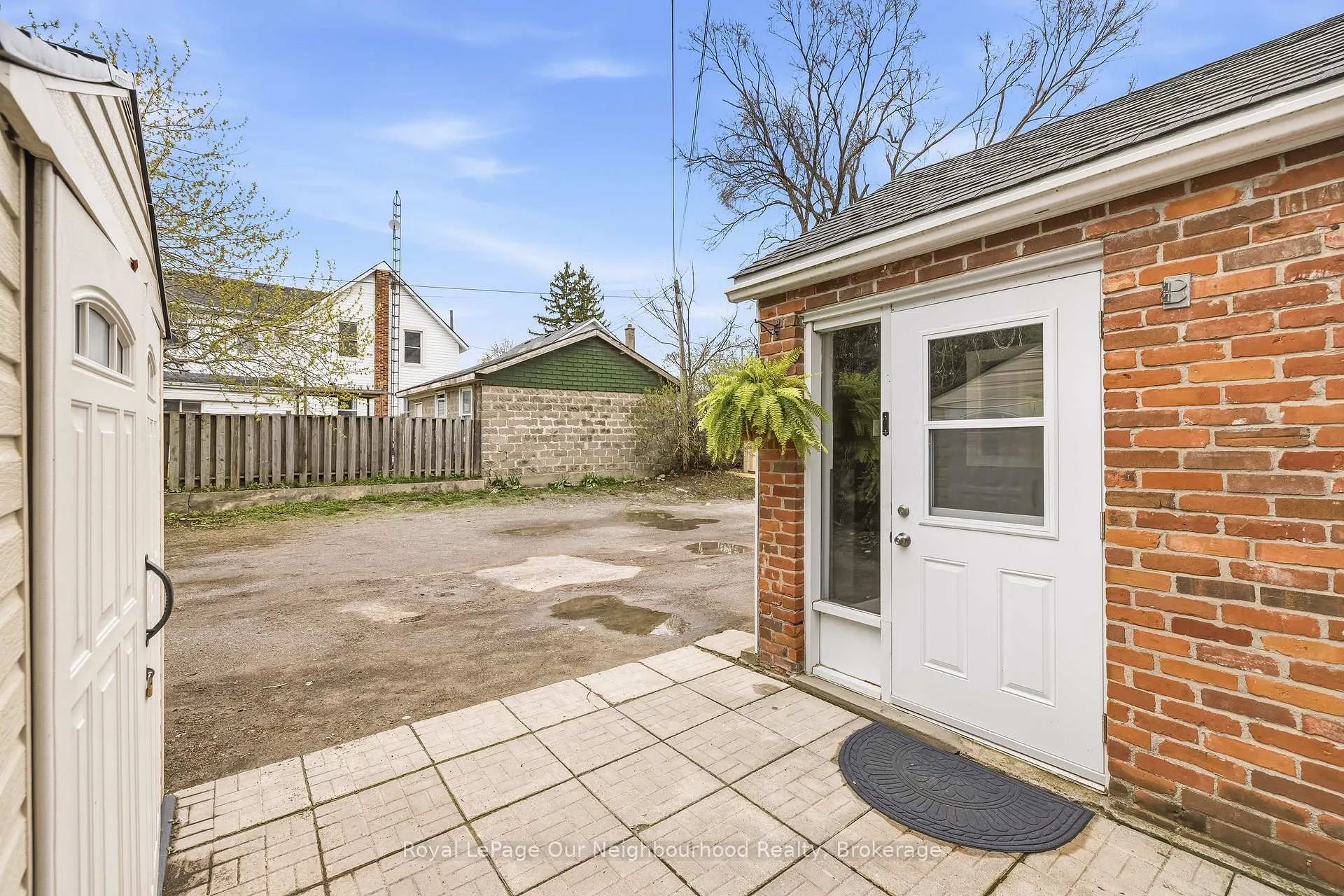 Photo 33 of 162 Dundas Street E, Quinte West, Trenton Ward — HOMEH