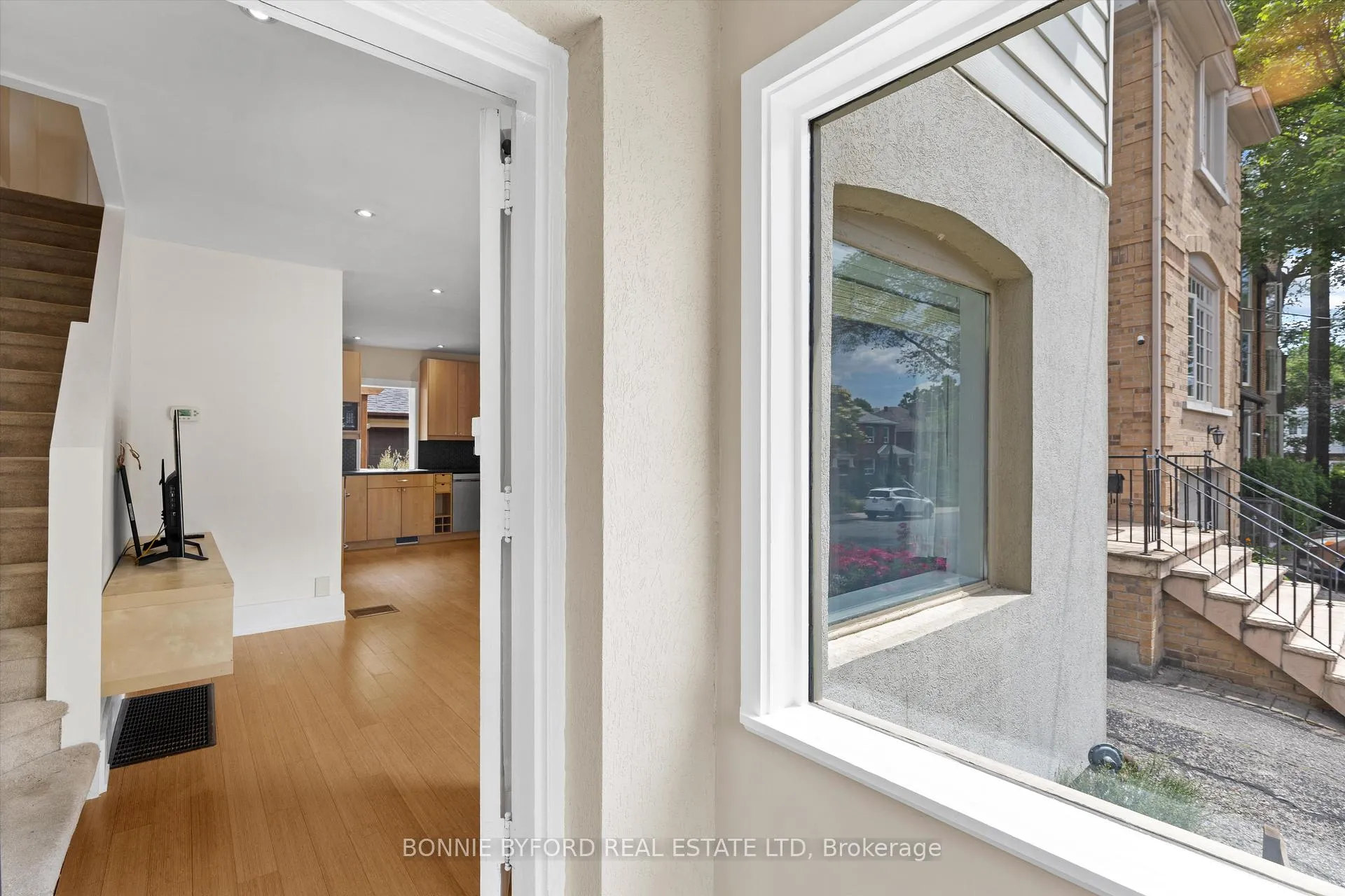 Photo 4 of 31 Petman Avenue, Toronto, Mount Pleasant East — HOMEH