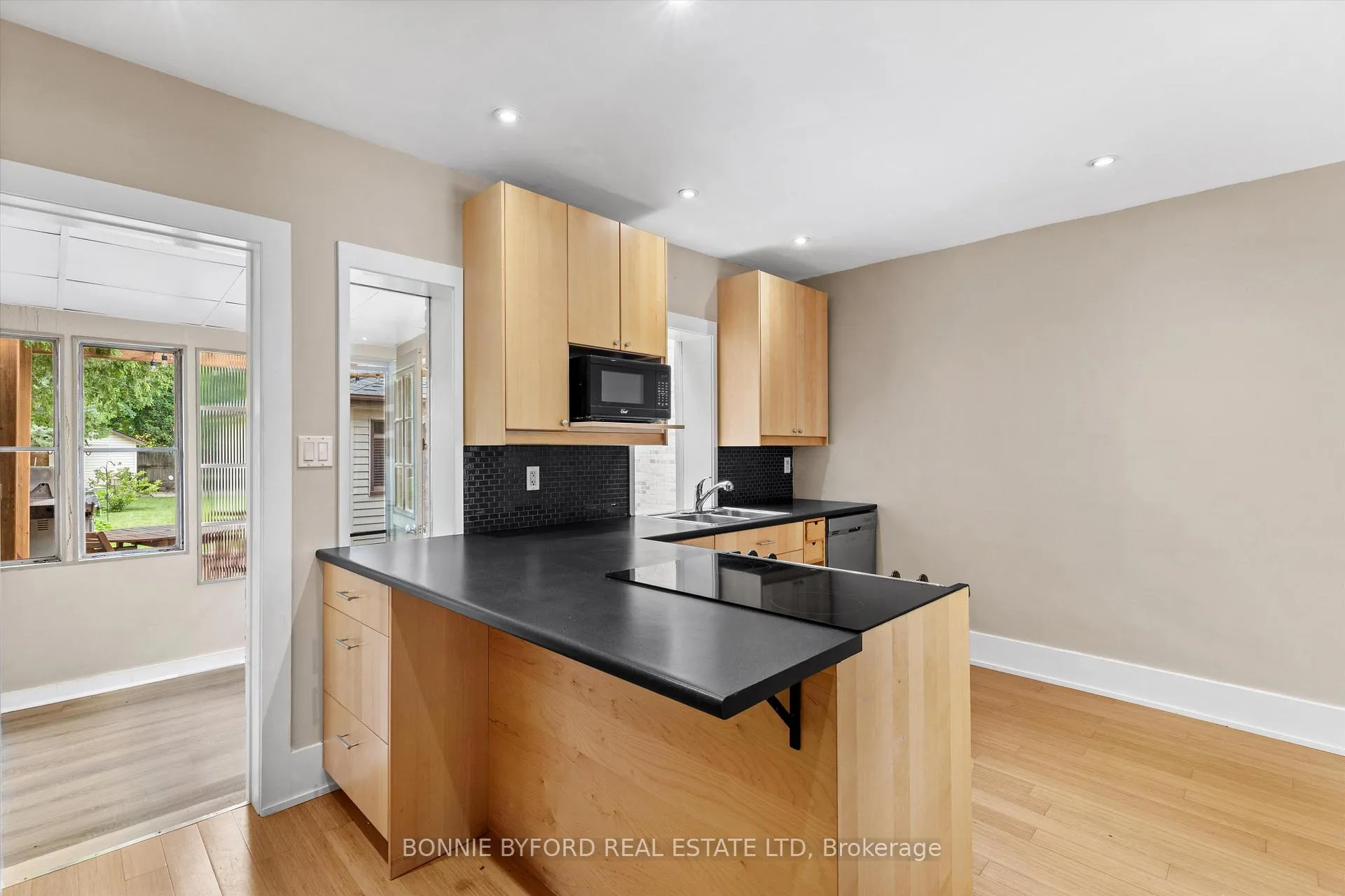 Photo 8 of 31 Petman Avenue, Toronto, Mount Pleasant East — HOMEH