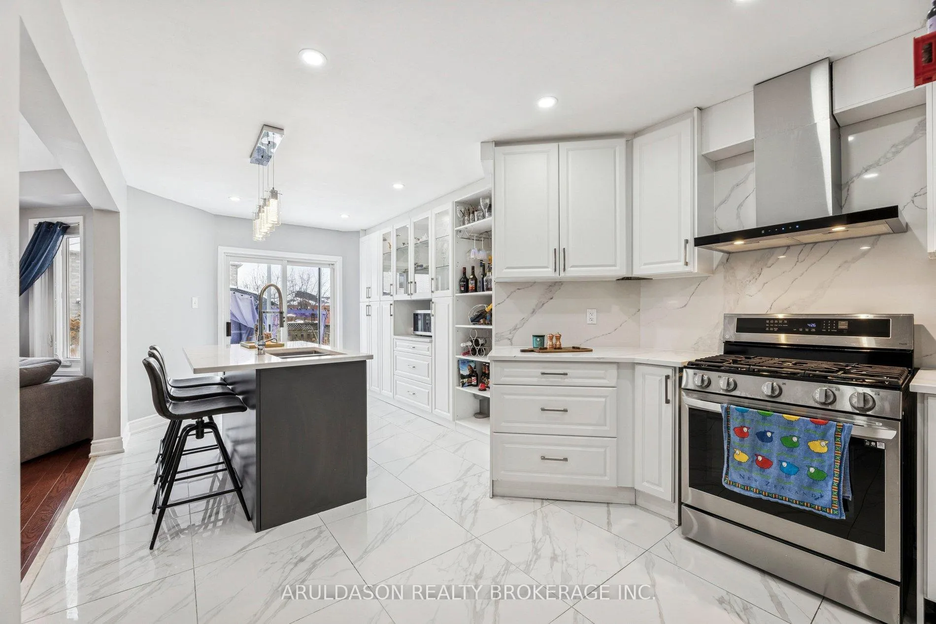 Photo 16 of 3 Booth Crescent, Ajax, Central — HOMEH