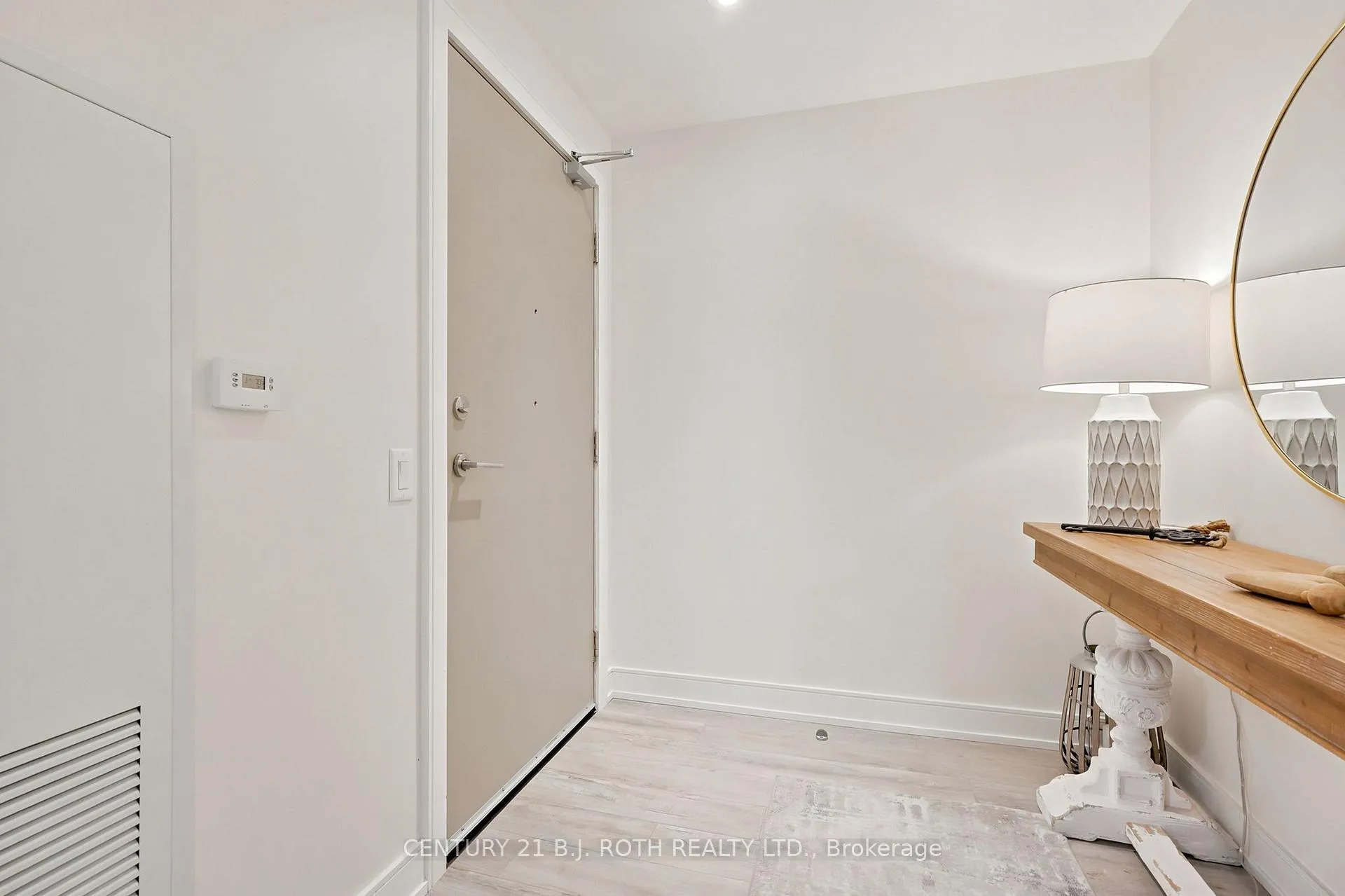 Photo 5 of Unit 301, 185 Dunlop Street E, Barrie, City Centre — HOMEH