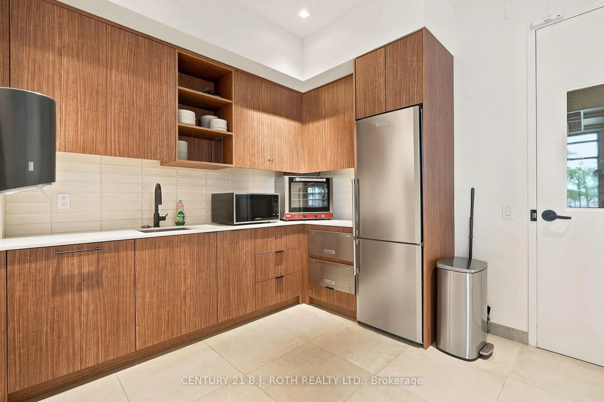 Photo 41 of Unit 301, 185 Dunlop Street E, Barrie, City Centre — HOMEH