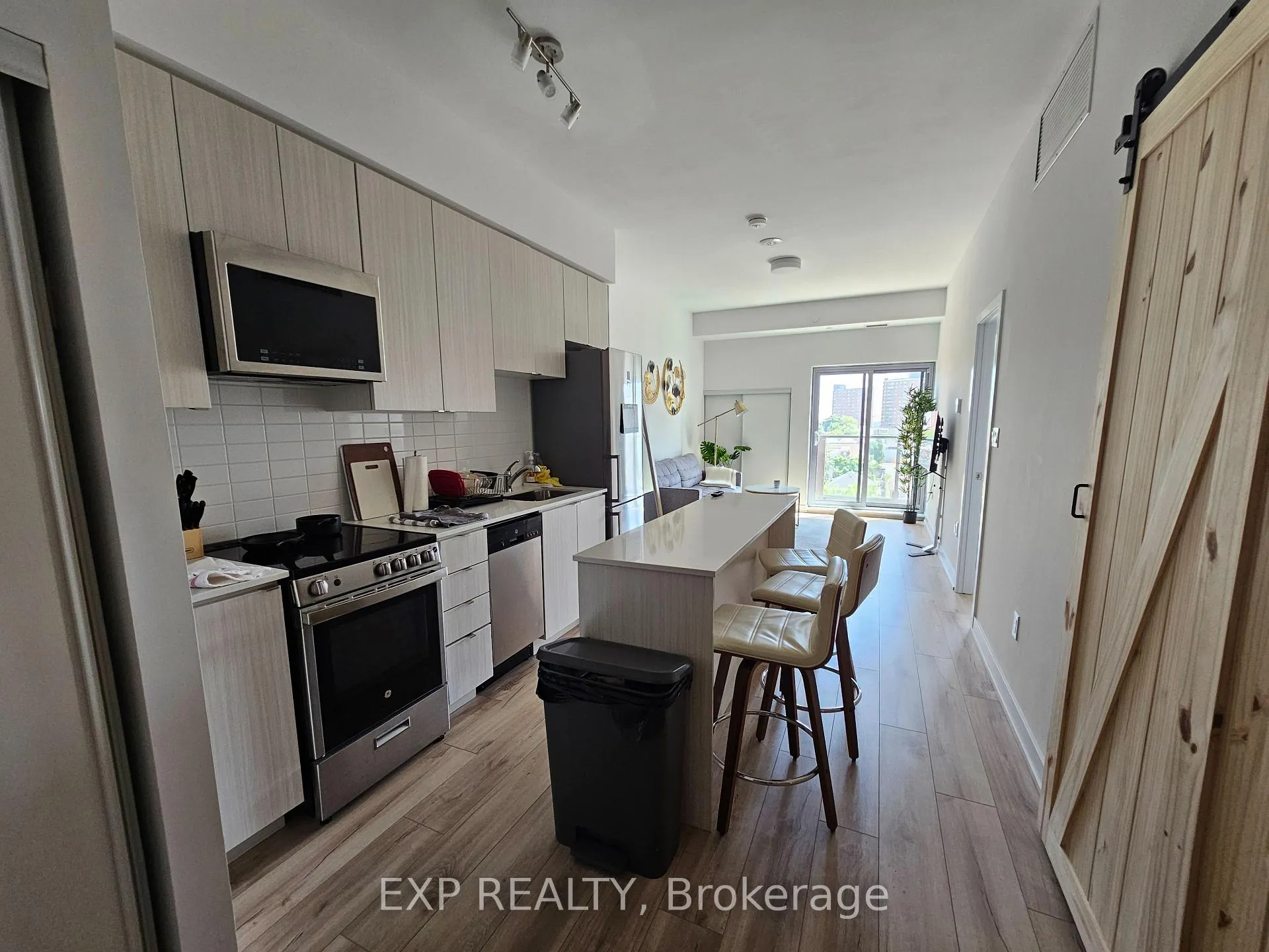 Photo 7 of Unit 703, 2433 Dufferin Street, North York, Briar Hill-Belgravia — HOMEH