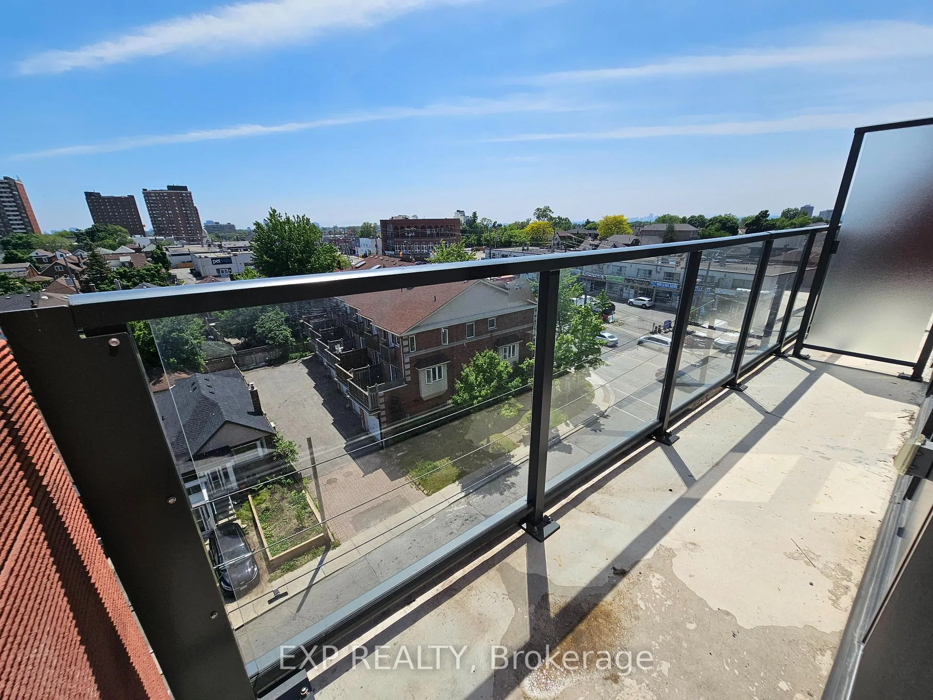 Photo 8 of Unit 703, 2433 Dufferin Street, North York, Briar Hill-Belgravia — HOMEH