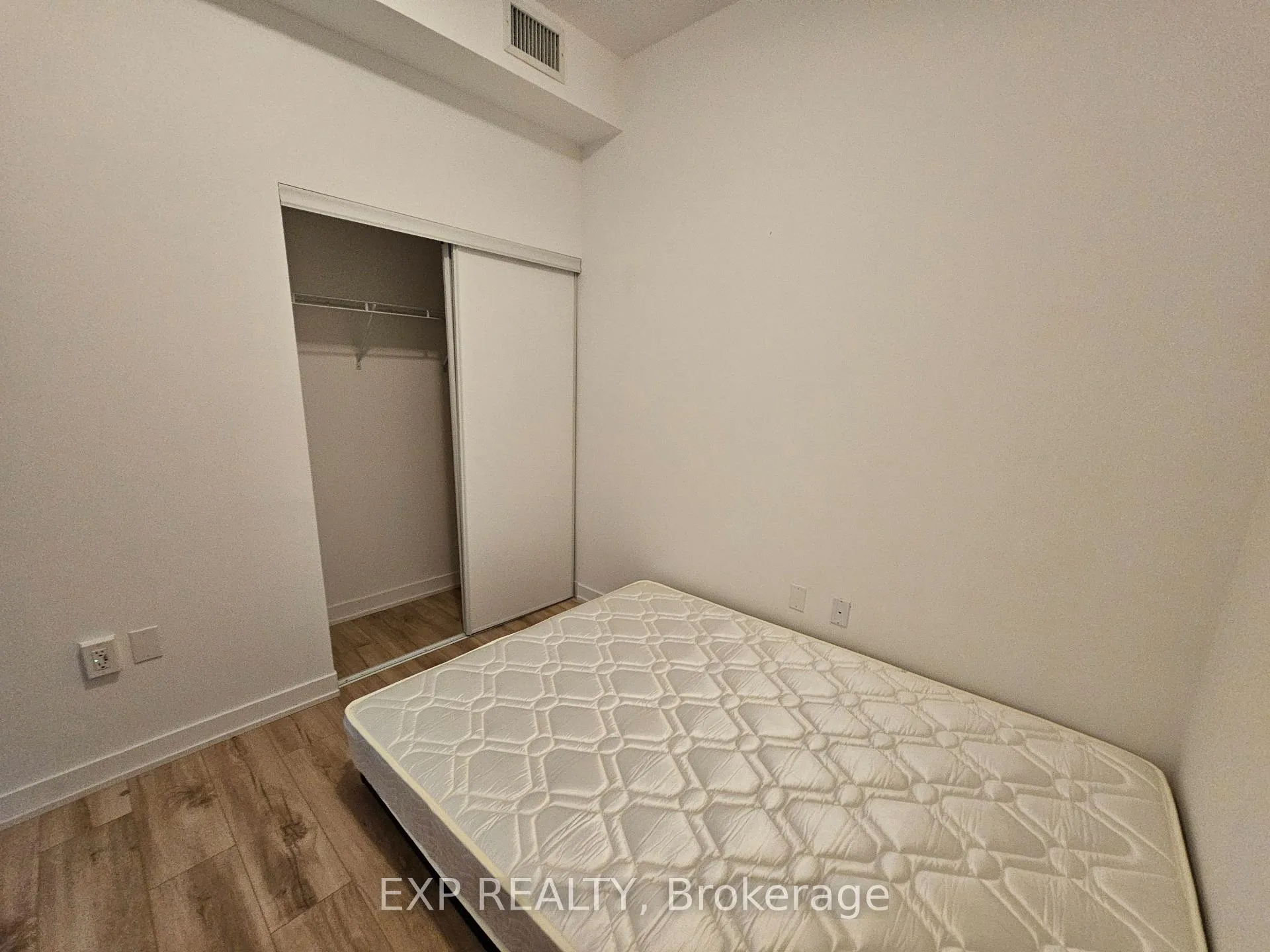 Photo 12 of Unit 703, 2433 Dufferin Street, North York, Briar Hill-Belgravia — HOMEH