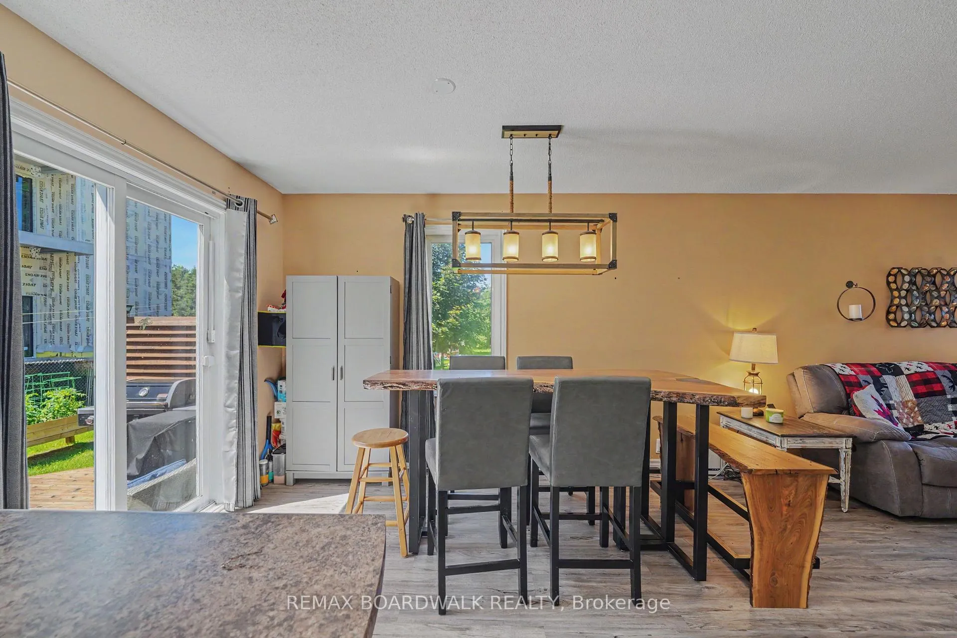 Photo 11 of 38 Roger Crescent, Casselman, Casselman — HOMEH