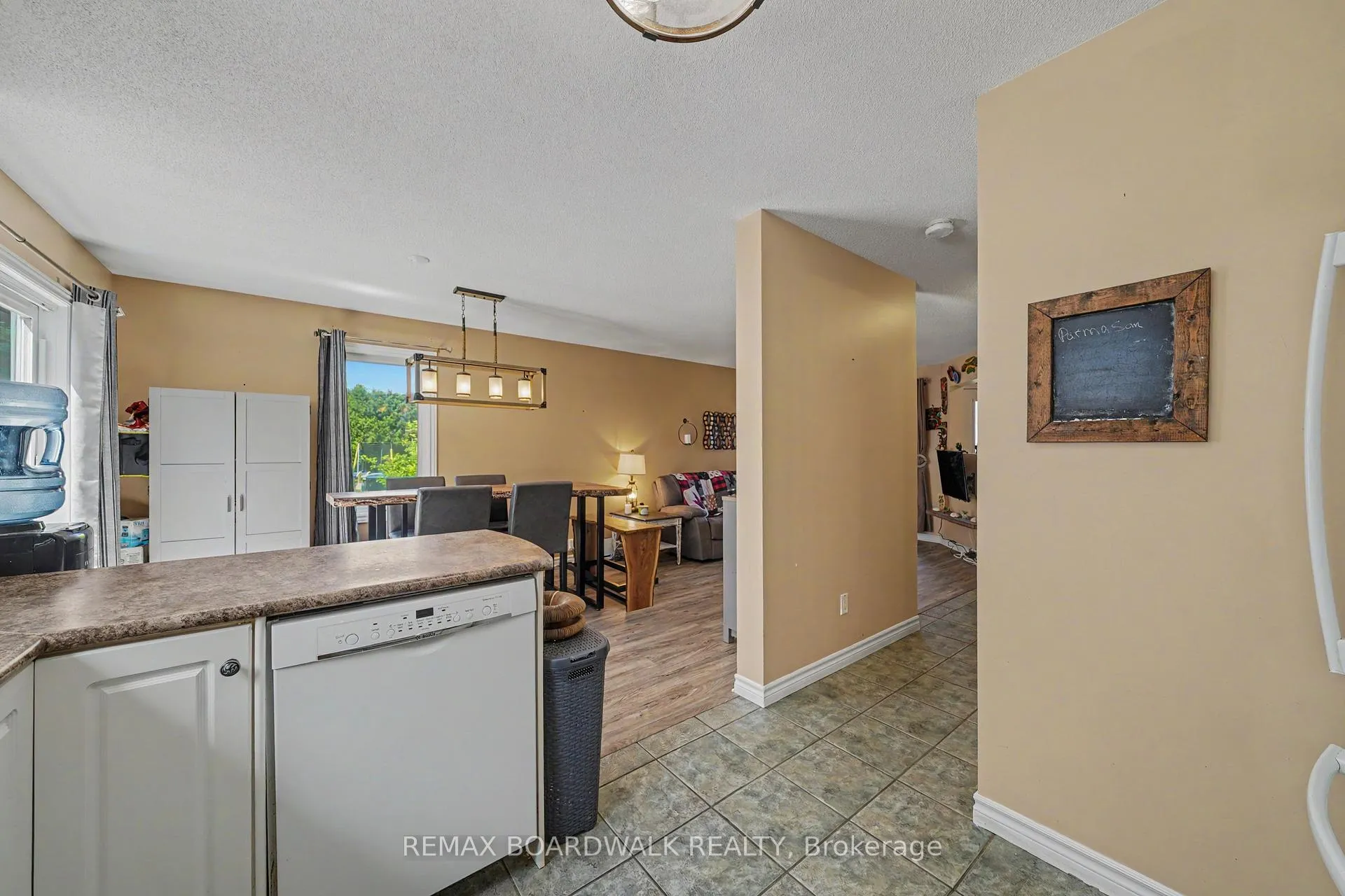 Photo 13 of 38 Roger Crescent, Casselman, Casselman — HOMEH