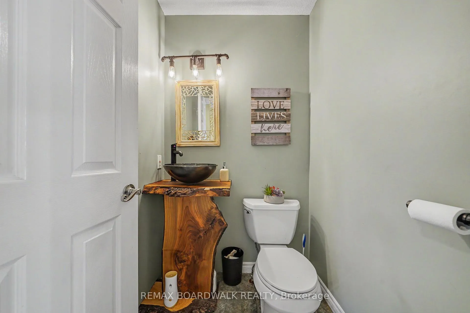 Photo 15 of 38 Roger Crescent, Casselman, Casselman — HOMEH