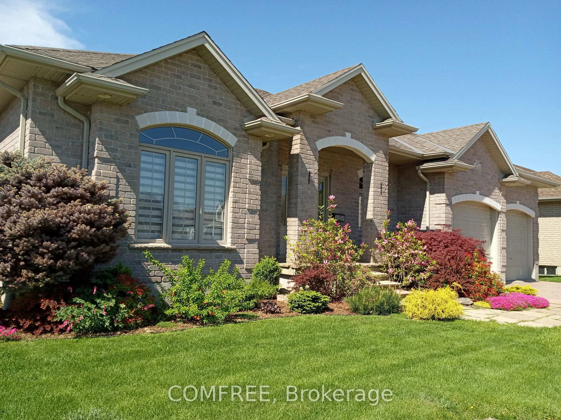 Photo 4 of 35 Tanya Drive, Southwest Middlesex, Glencoe — HOMEH