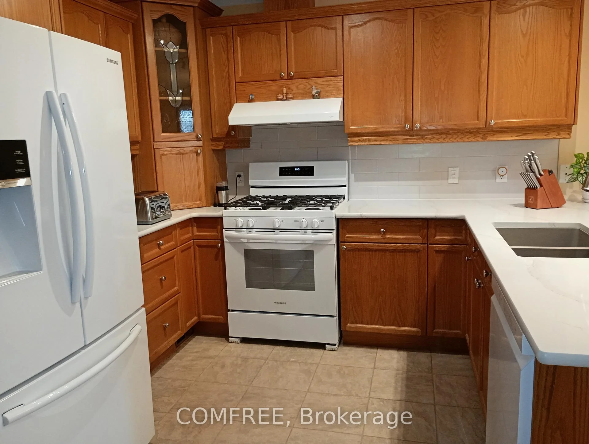 Photo 9 of 35 Tanya Drive, Southwest Middlesex, Glencoe — HOMEH