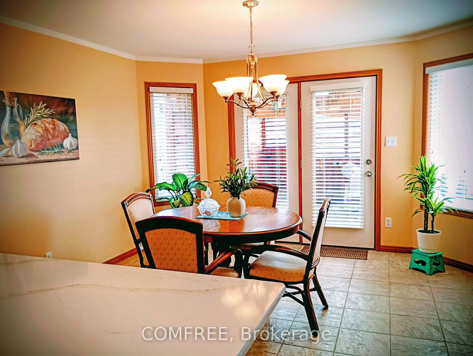 Photo 10 of 35 Tanya Drive, Southwest Middlesex, Glencoe — HOMEH